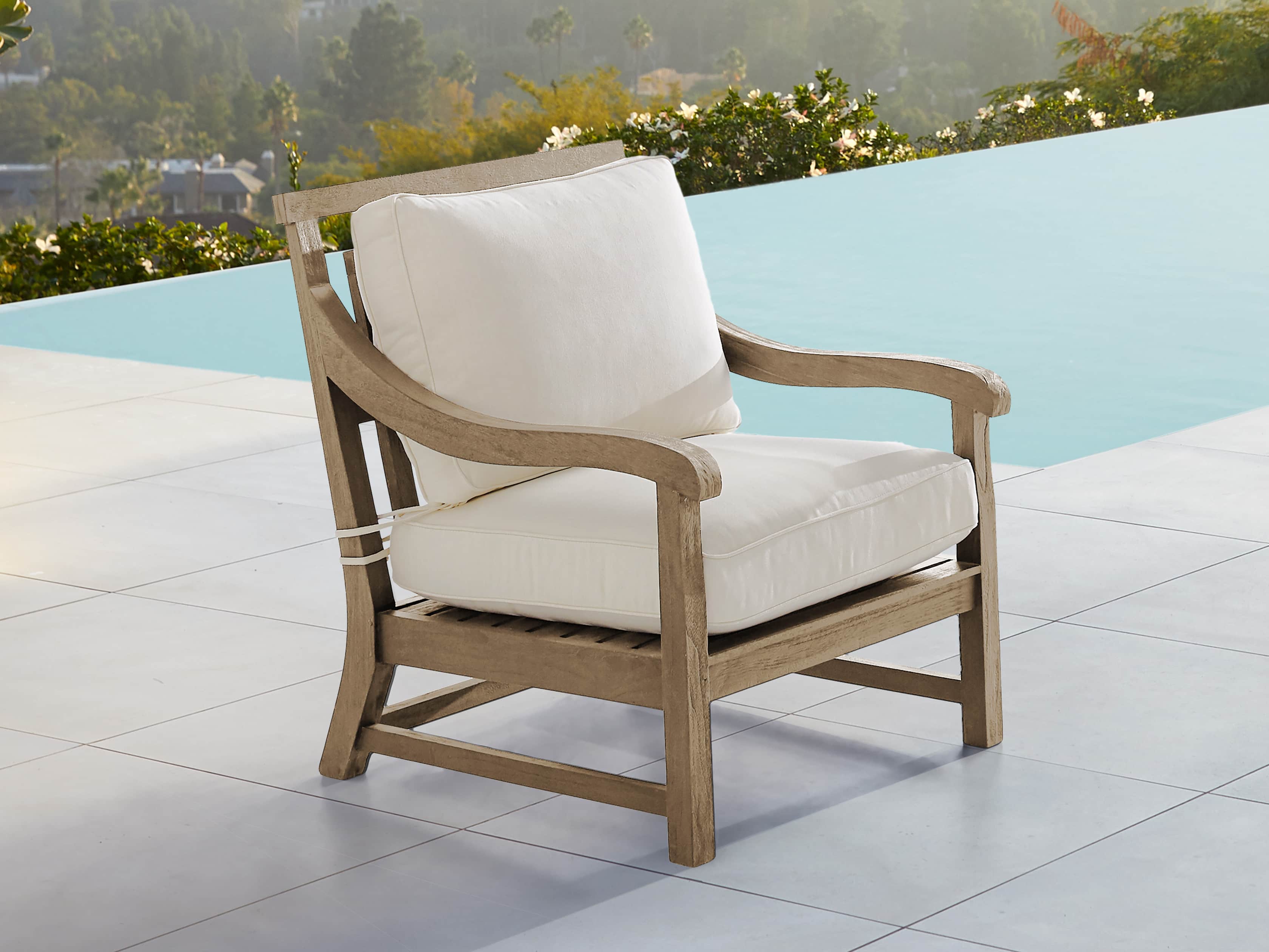 Hamptons Outdoor 32" Lounge Chair
