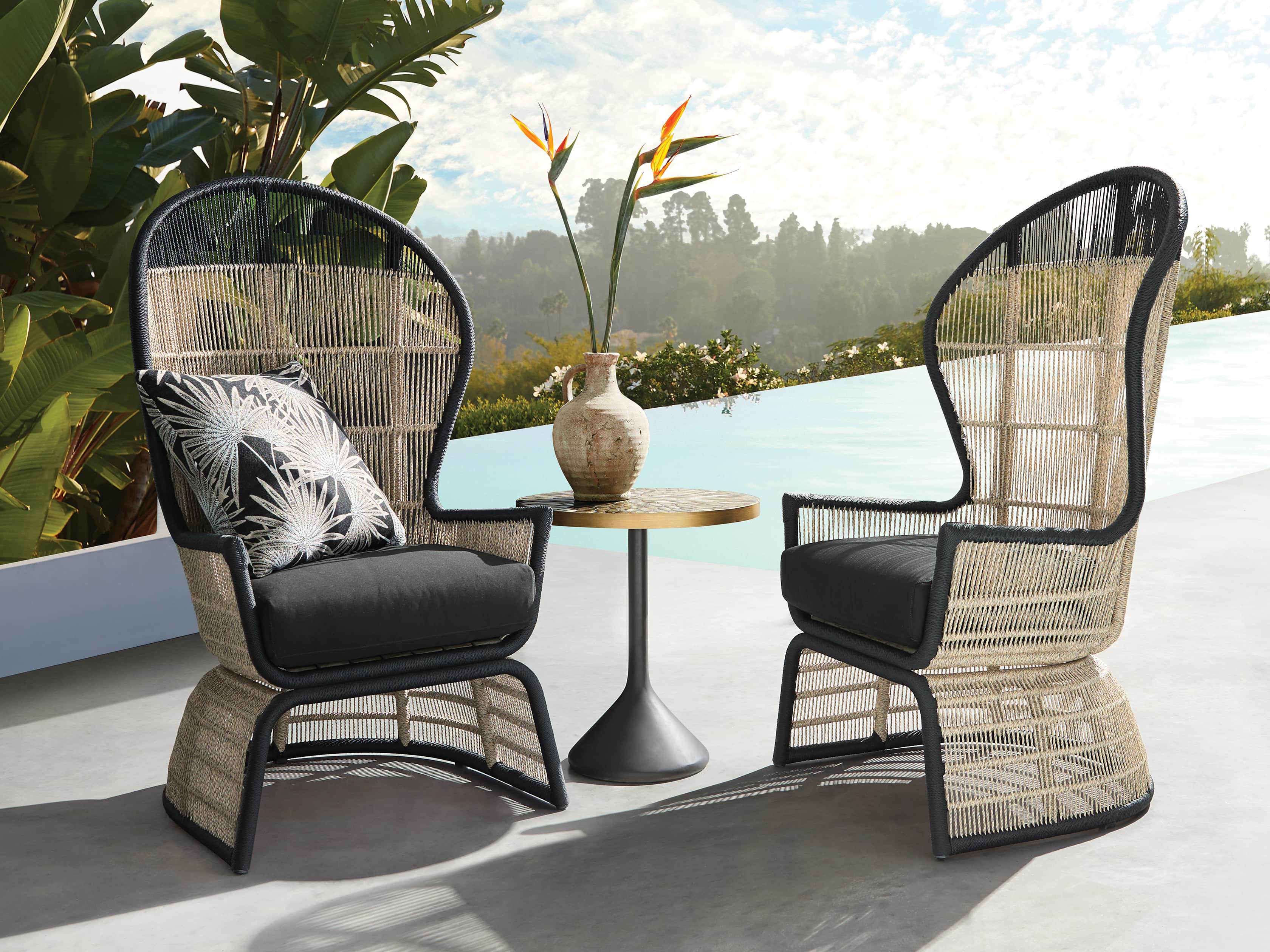 outdoor lounge chair