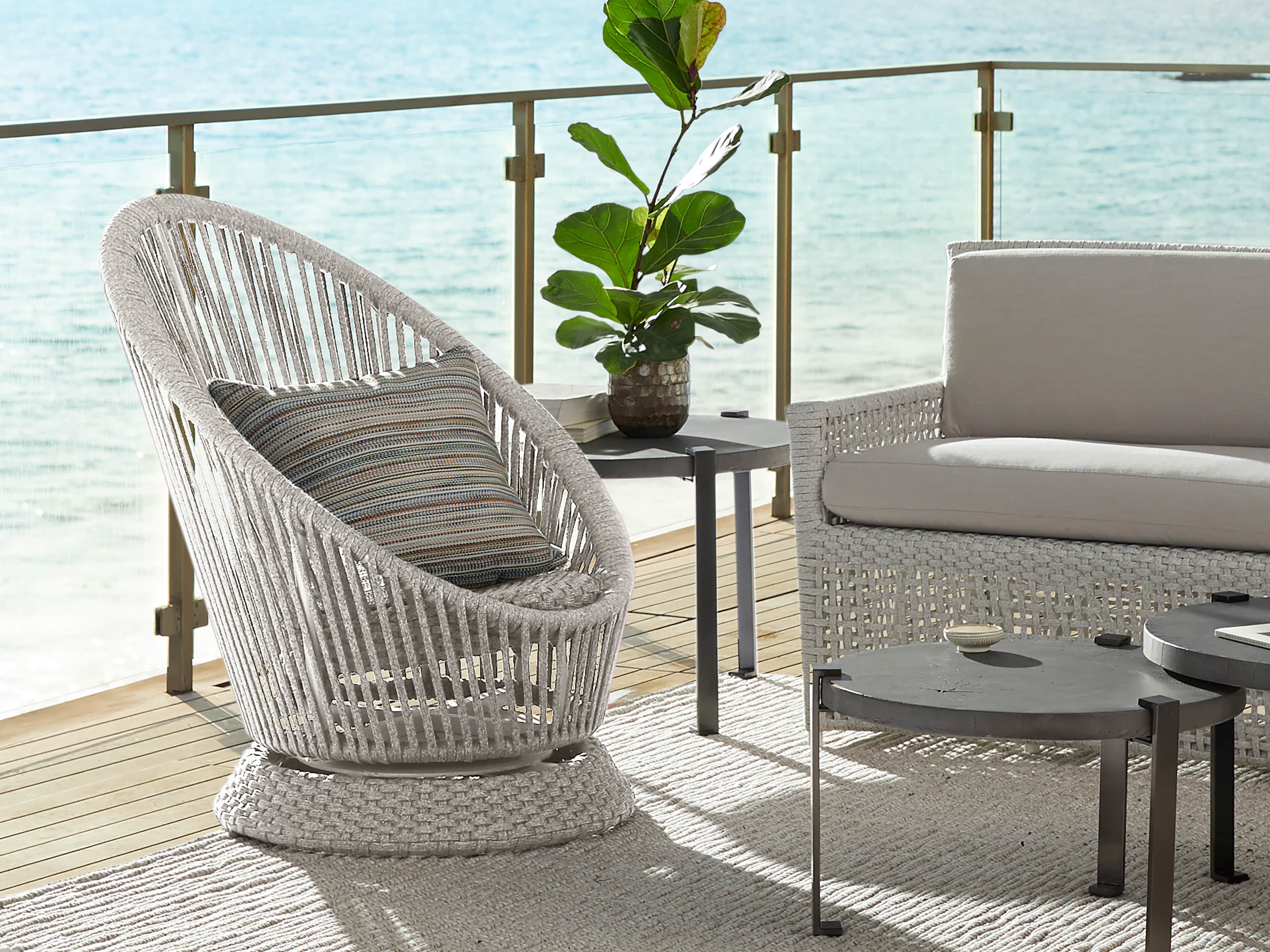 Sevilla Outdoor 34" Swivel Chair in White