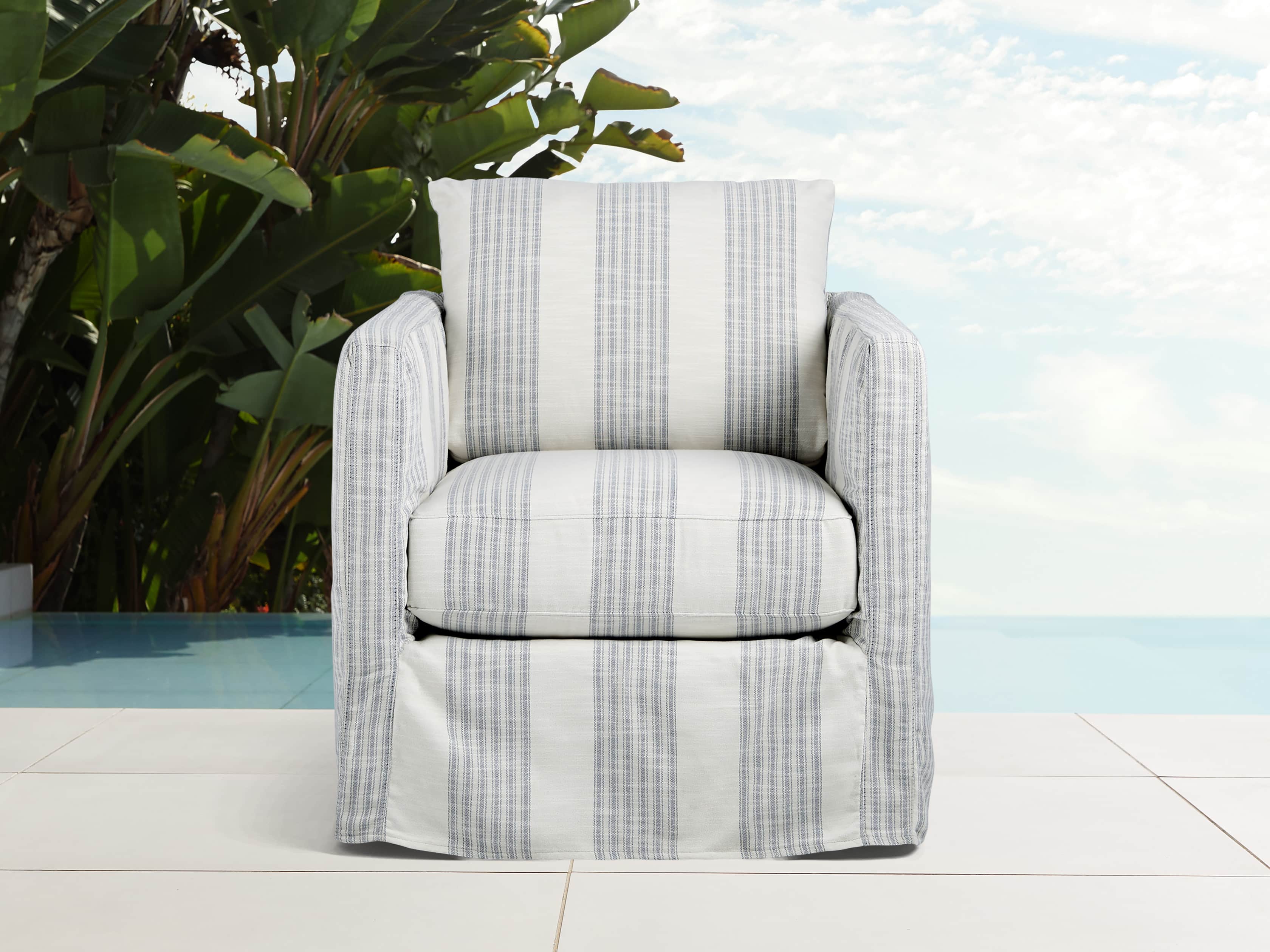 Spinnaker Outdoor 32" Slipcovered Swivel Chair in Surrey Blue