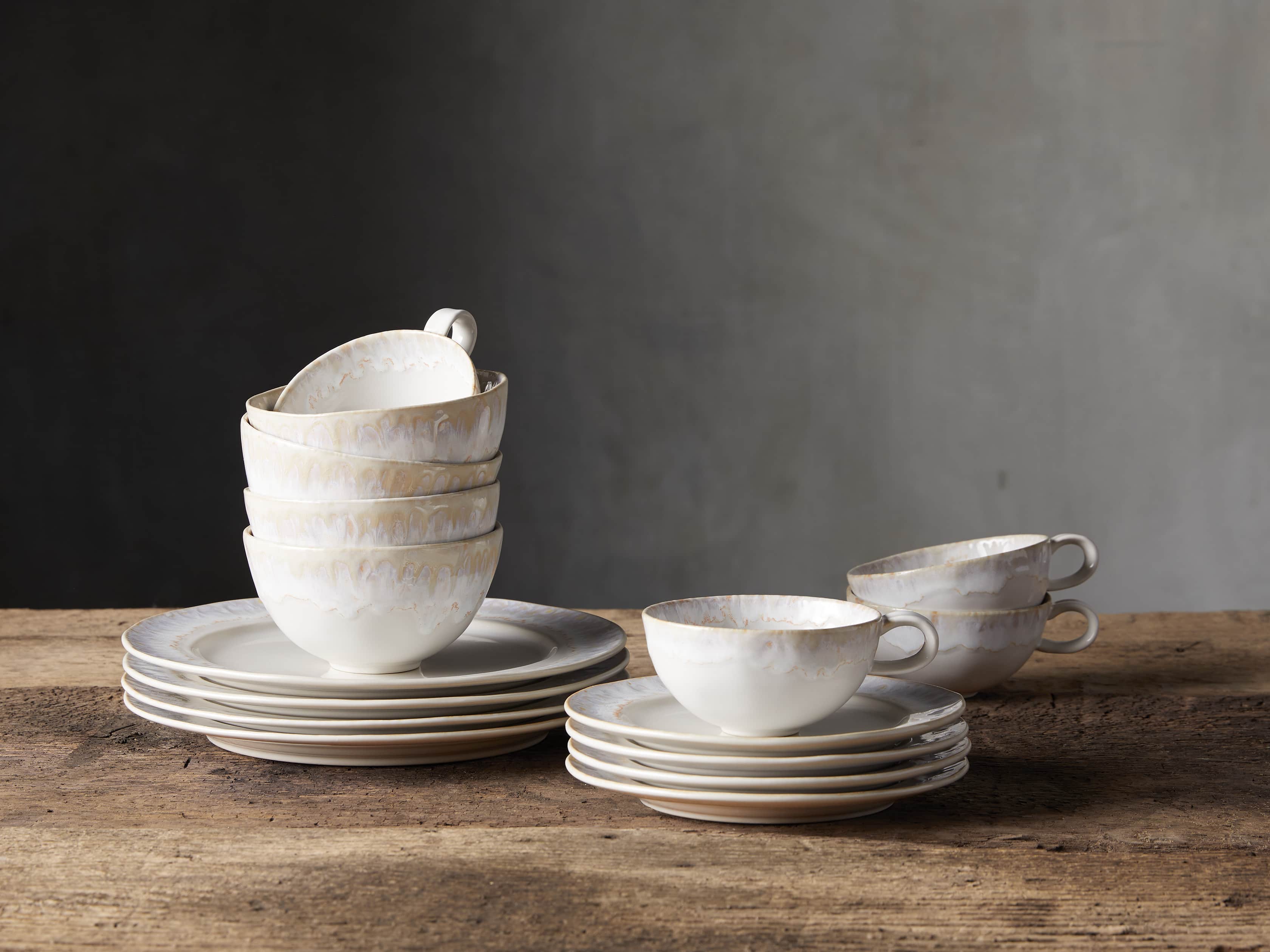 Bela Dinnerware (Set of 16)
