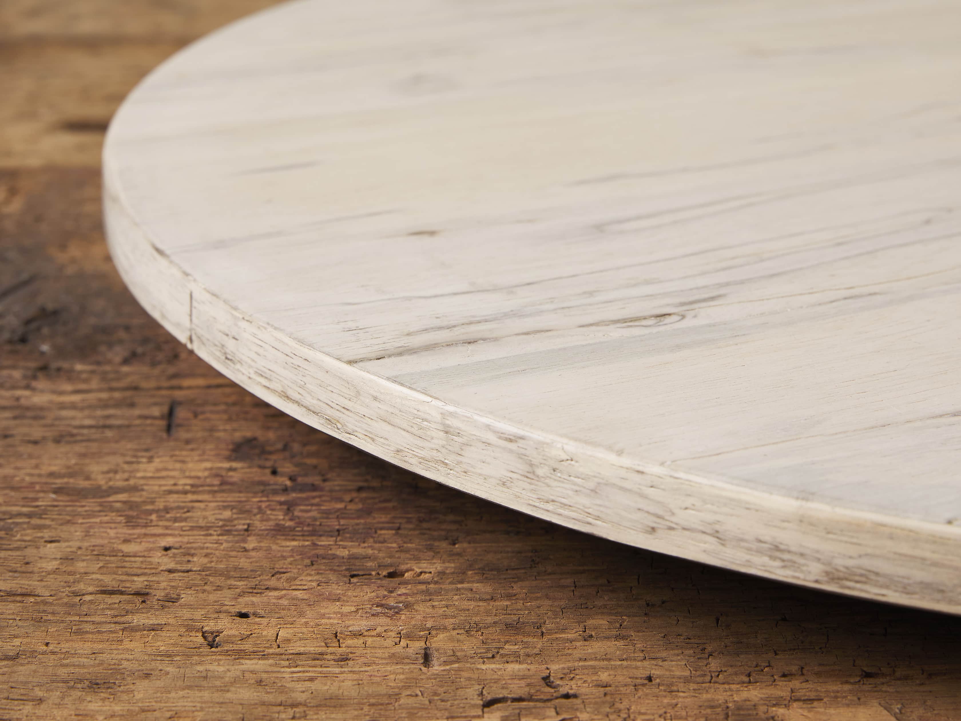 Lazy Susan in Bleach, slide 2 of 3