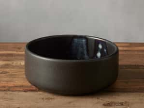 Naka Dinner Set with Cereal Bowls in Black (Set of 16)