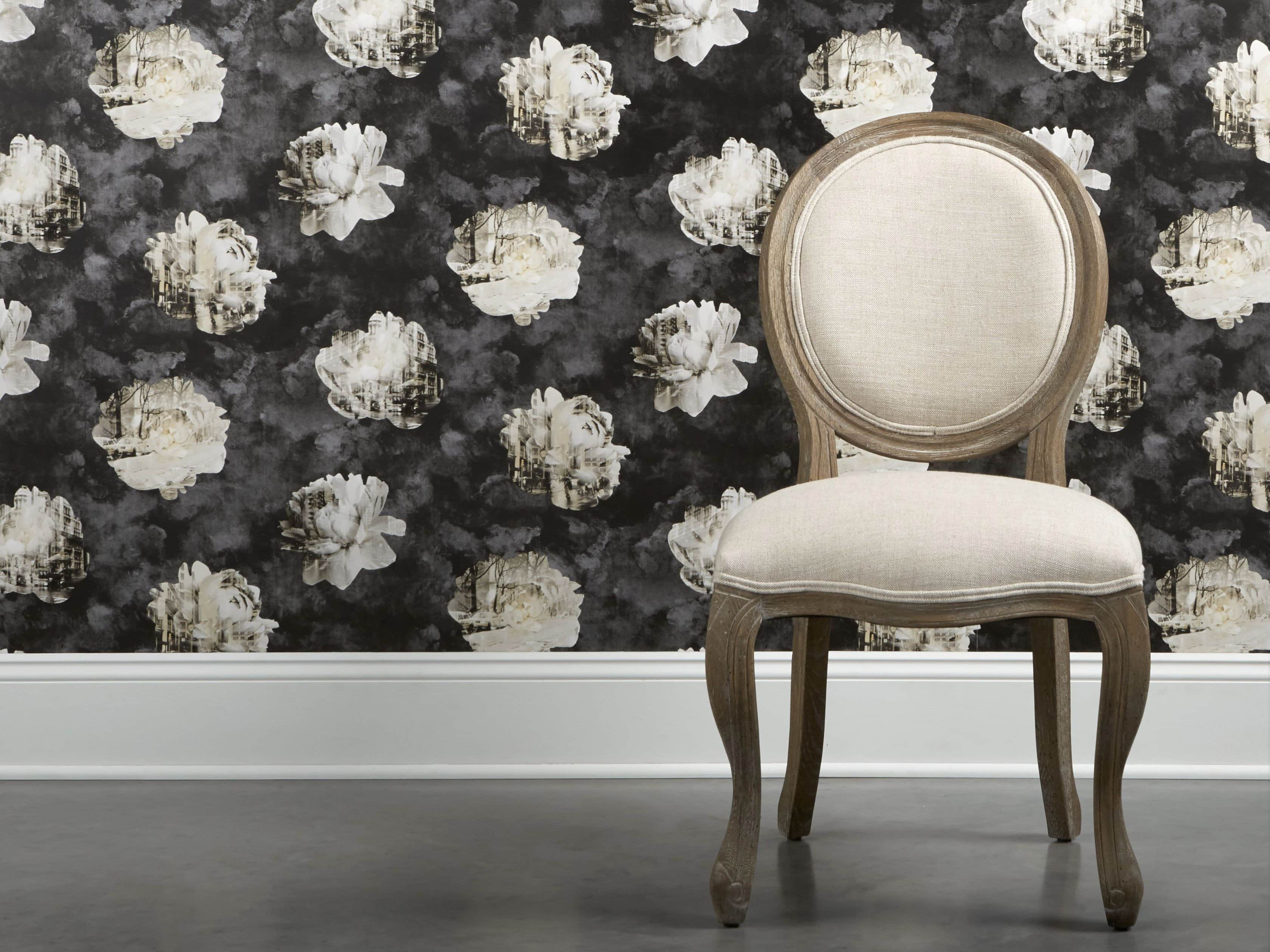 Metropolitan Bloom Wallpaper in Black, slide 1 of 3
