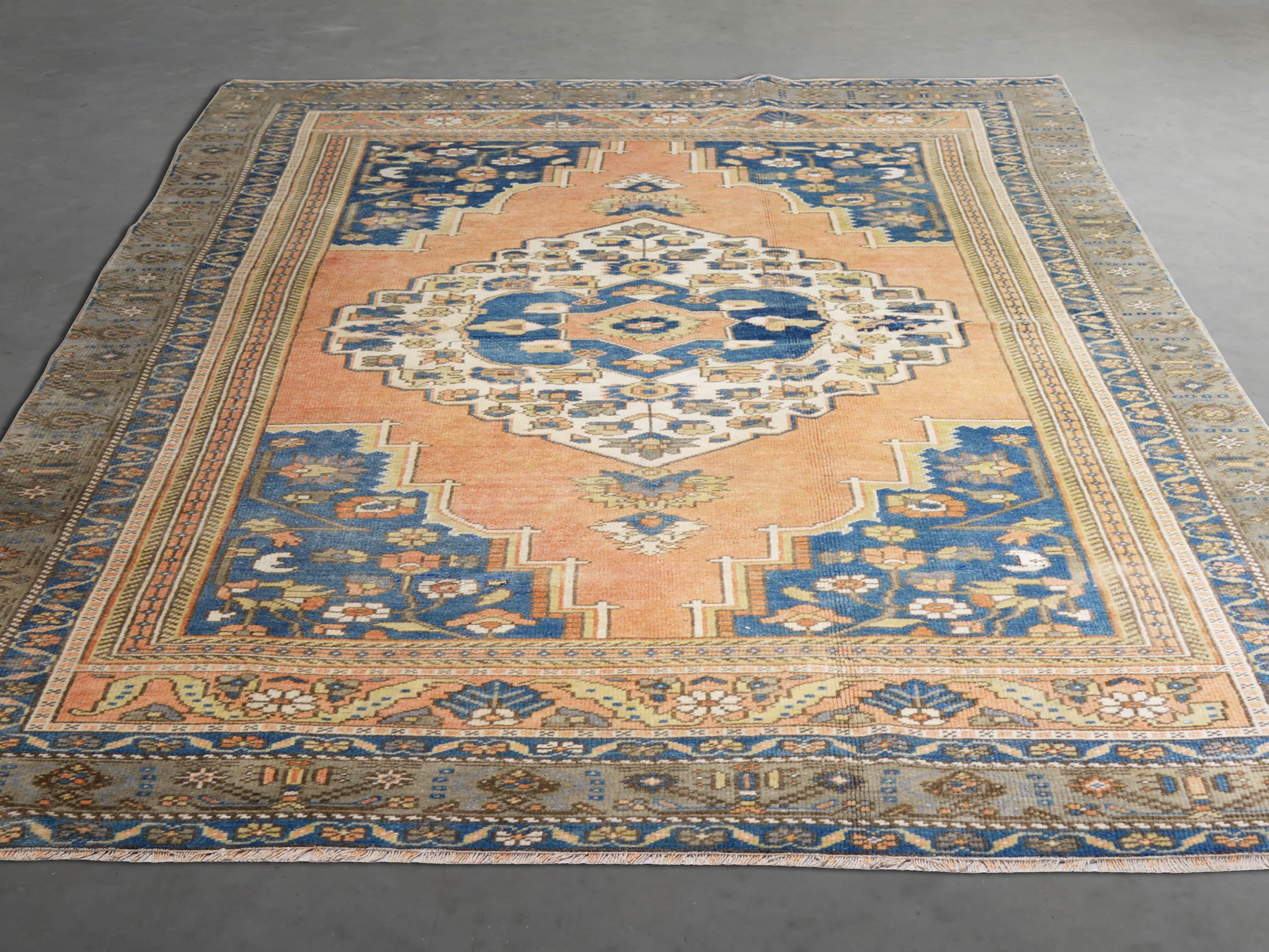 4'8" x 8'4" Vintage Turkish Oushak Rugs, slide 3 of 3