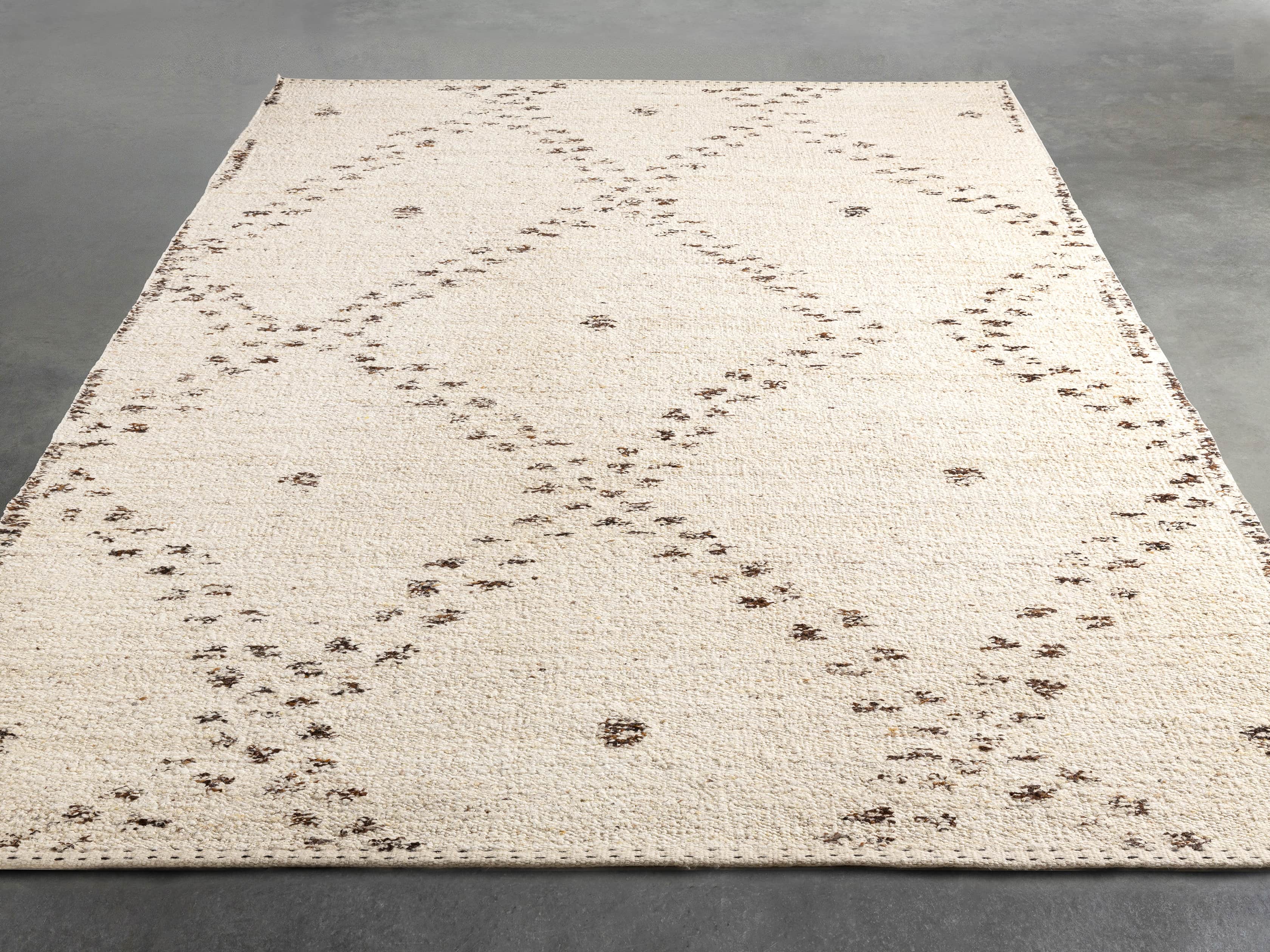 6' 9 ' Alaini Rug, slide 3 of 4