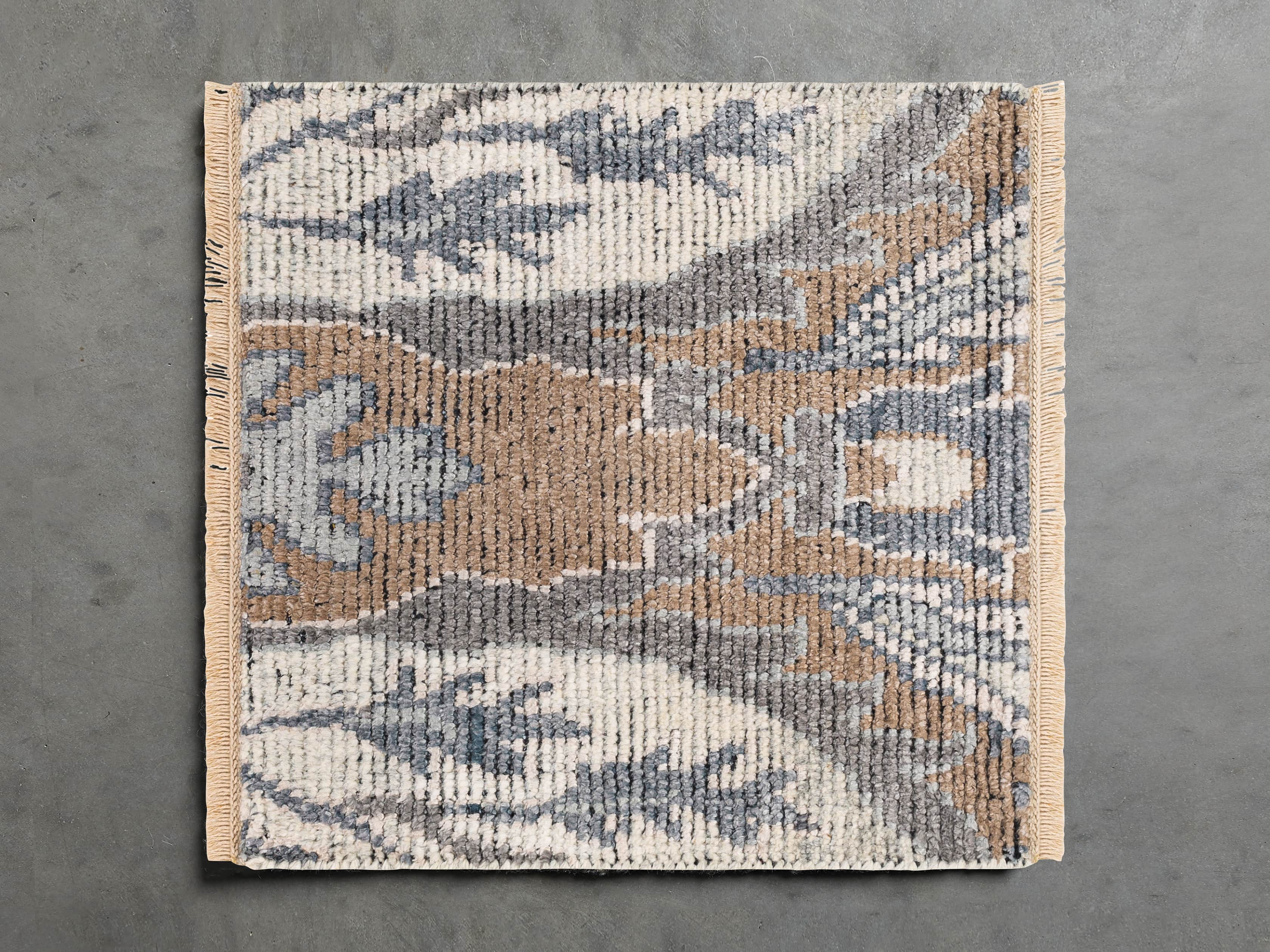 18X18 MINNA SILVER RUG SWATCH, slide 1 of 1