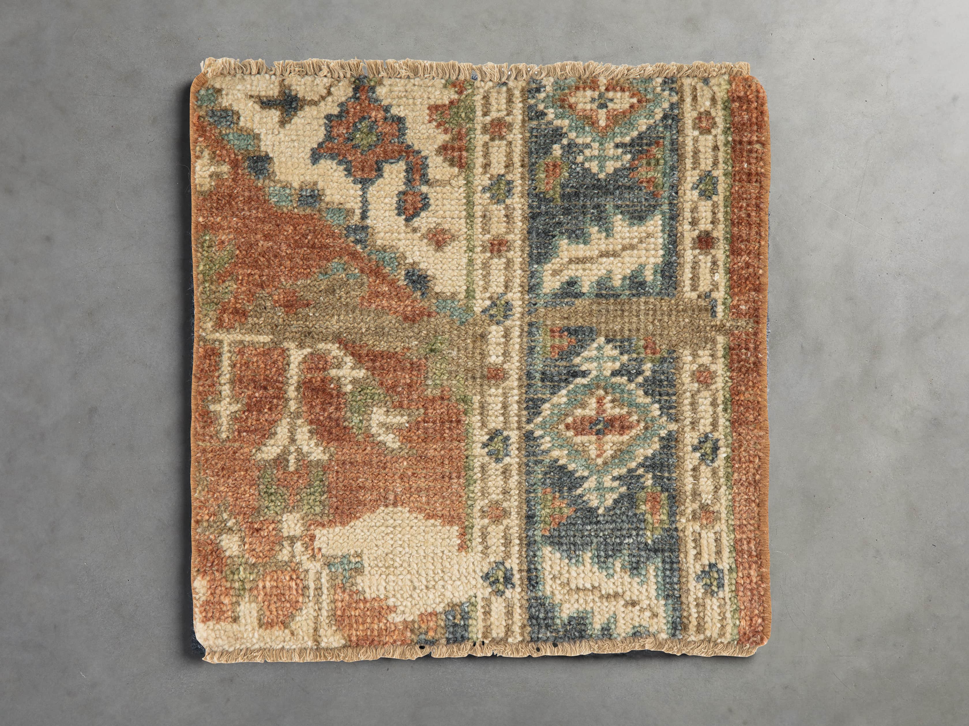Heraldsburg Honey Rug Swatch, slide 1 of 1