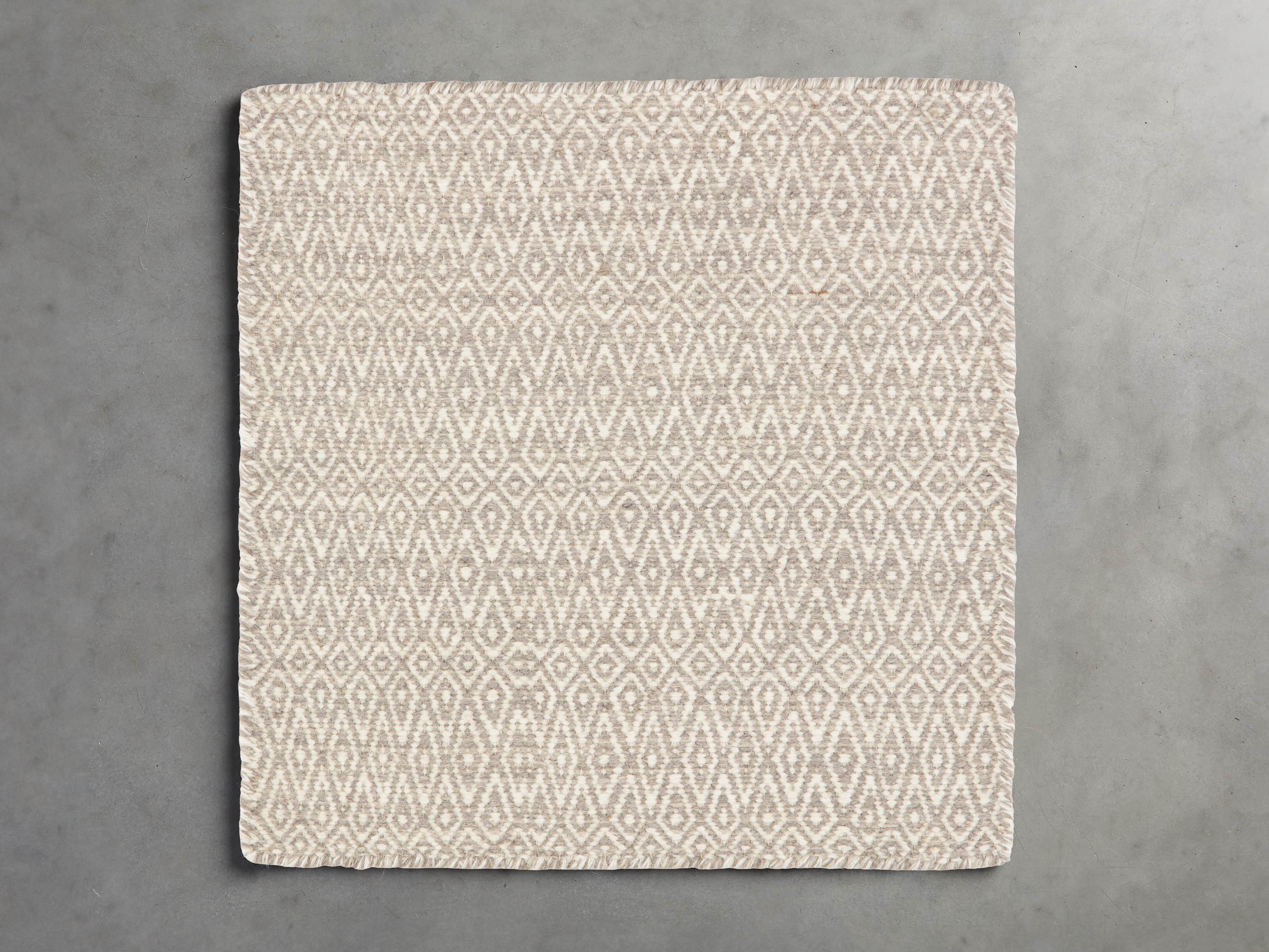 18X18 KIAWAH LT GREY RUG SWATC, slide 1 of 1