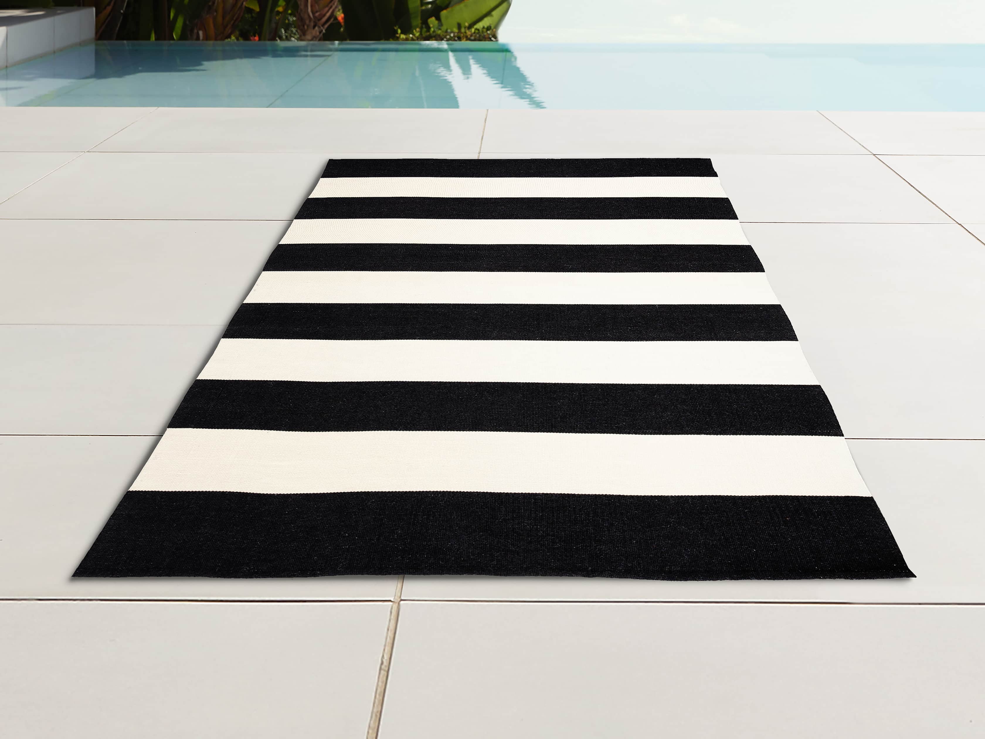 4' x 6' Lacosta Black Performance Rug, slide 1 of 3