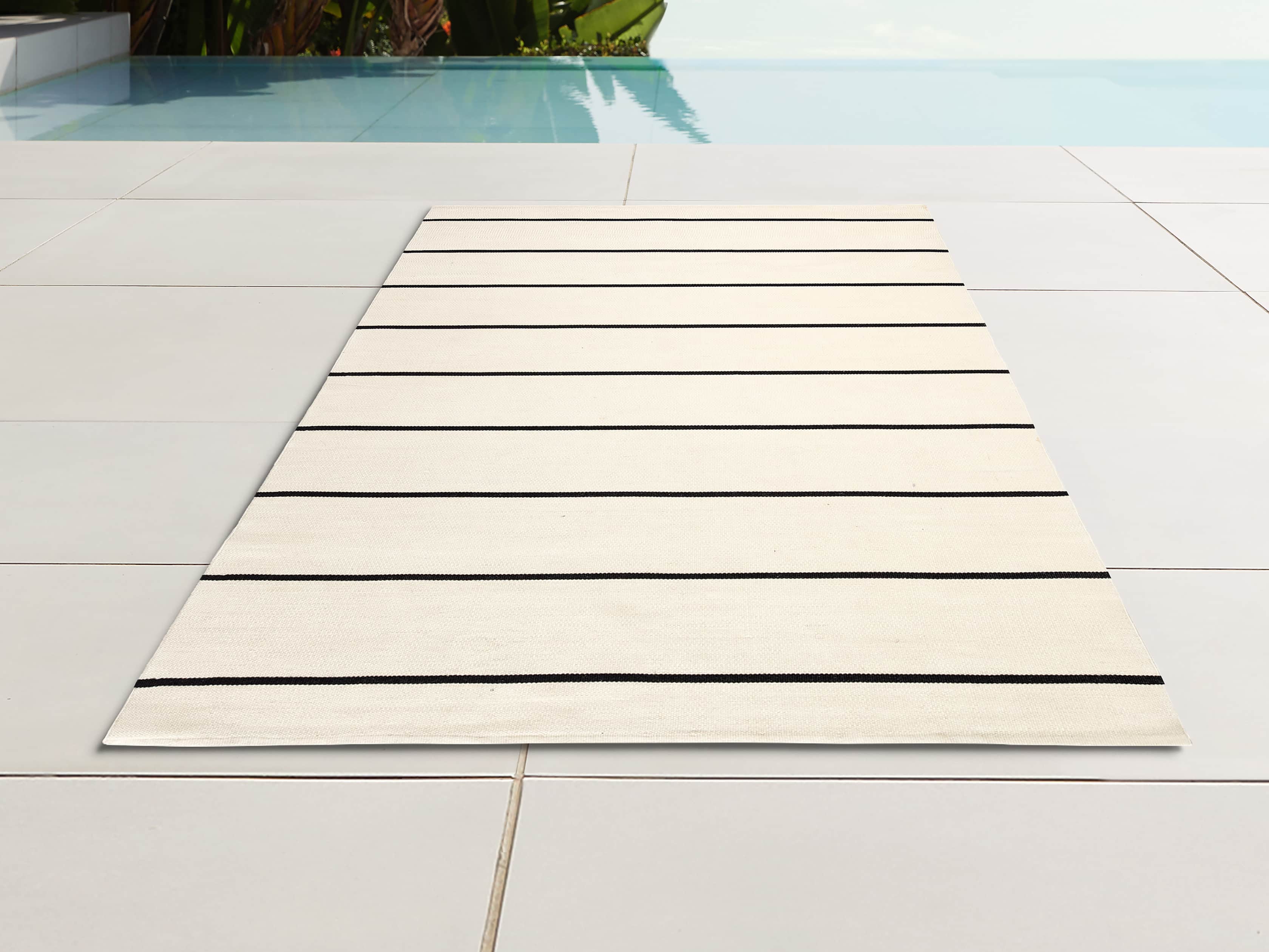 4' x 6' Middleport Ivory Performance Rug, slide 1 of 6
