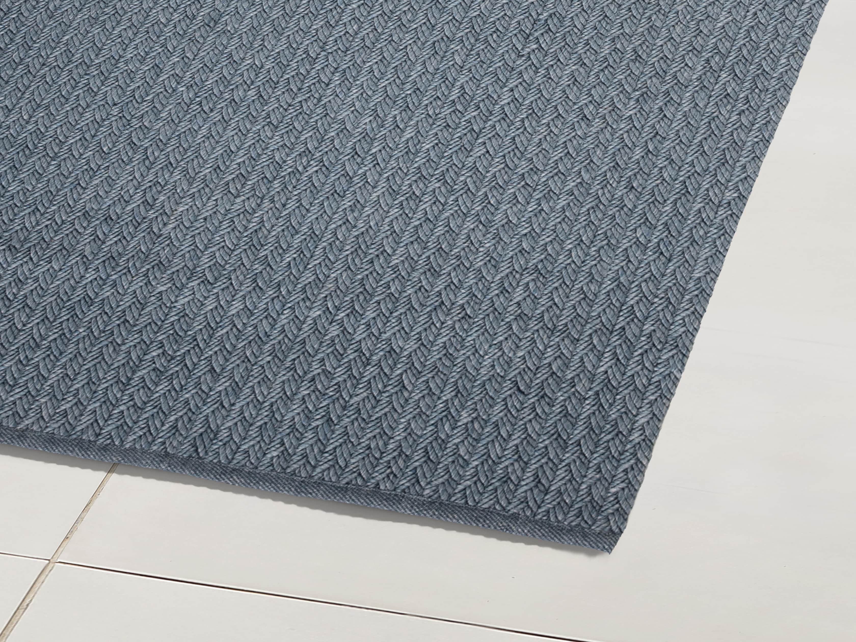 4' x 6' Manor Navy Outdoor Rug, slide 2 of 3