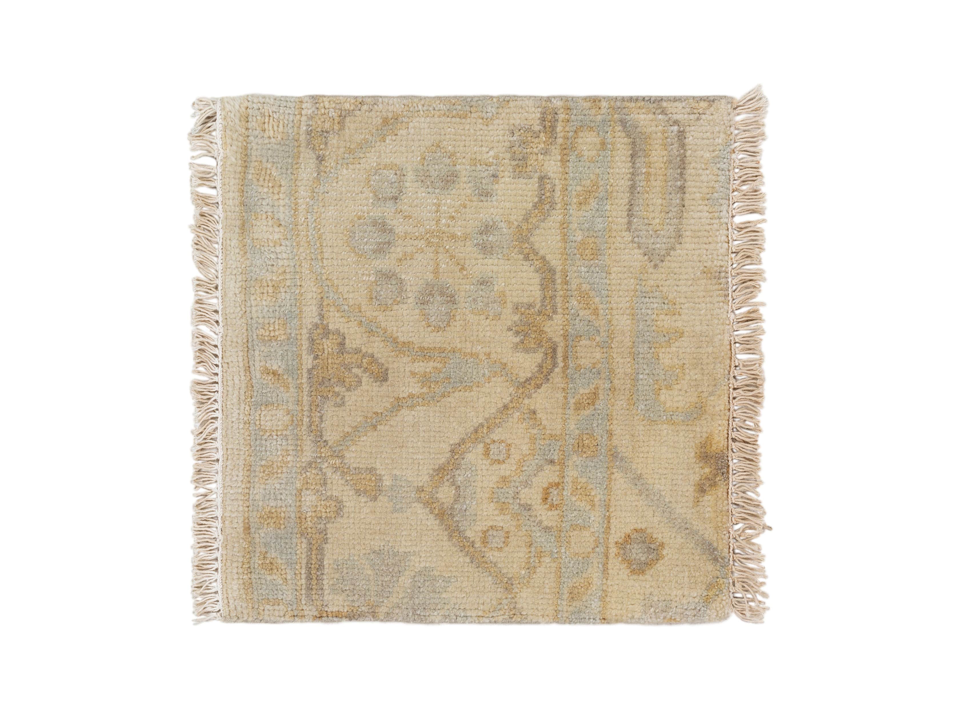 Arisa Hand-Knotted 18" Rug Swatch