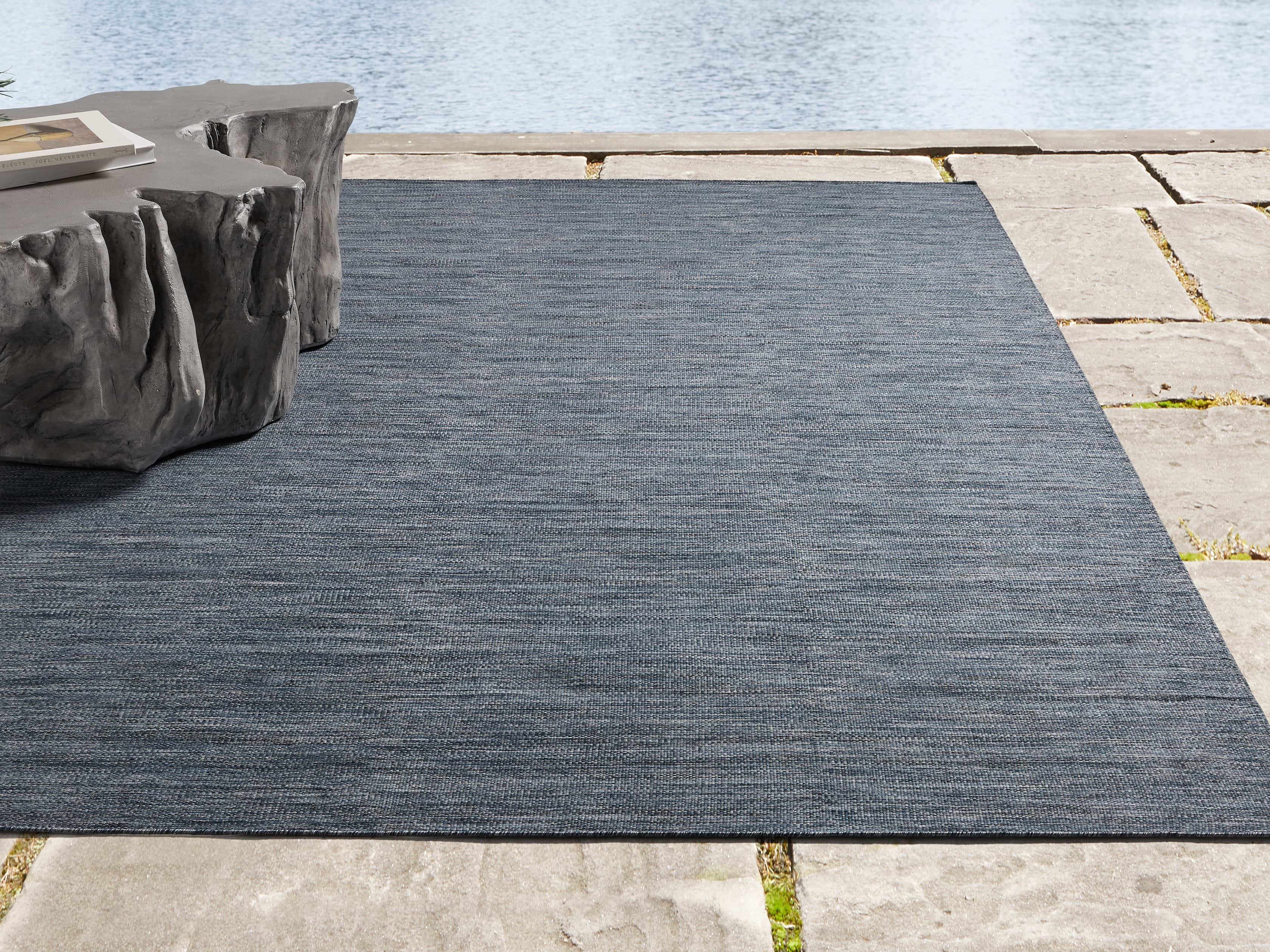 Collins 5' x 7'6" Outdoor Rug in Navy