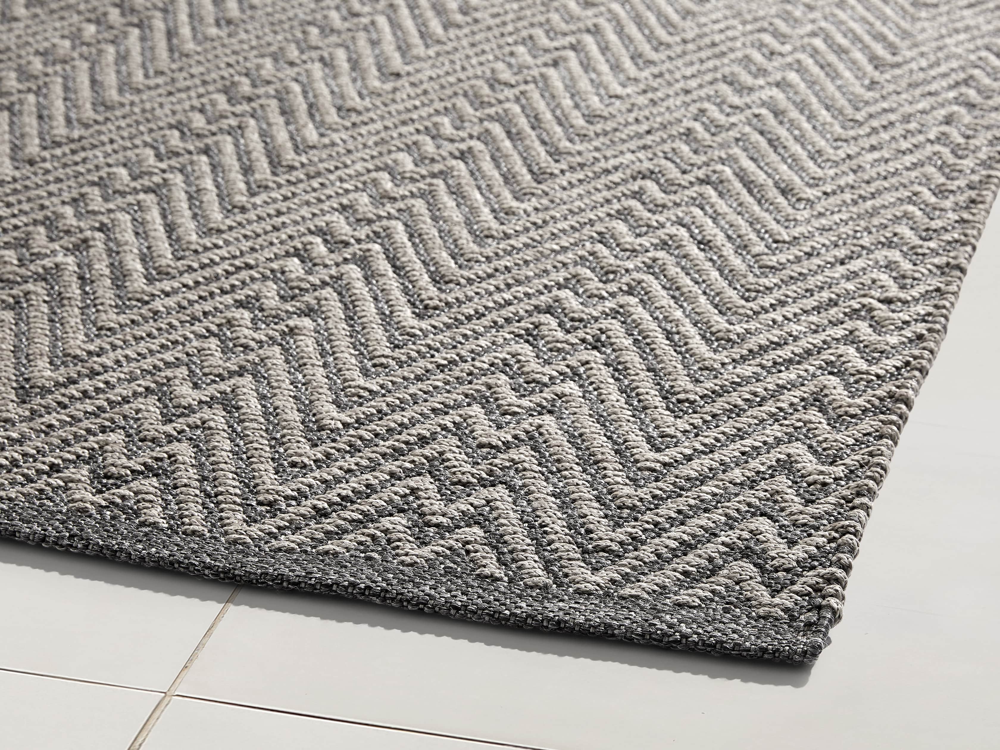 Hatcher Outdoor 2'6" X 8' Runner