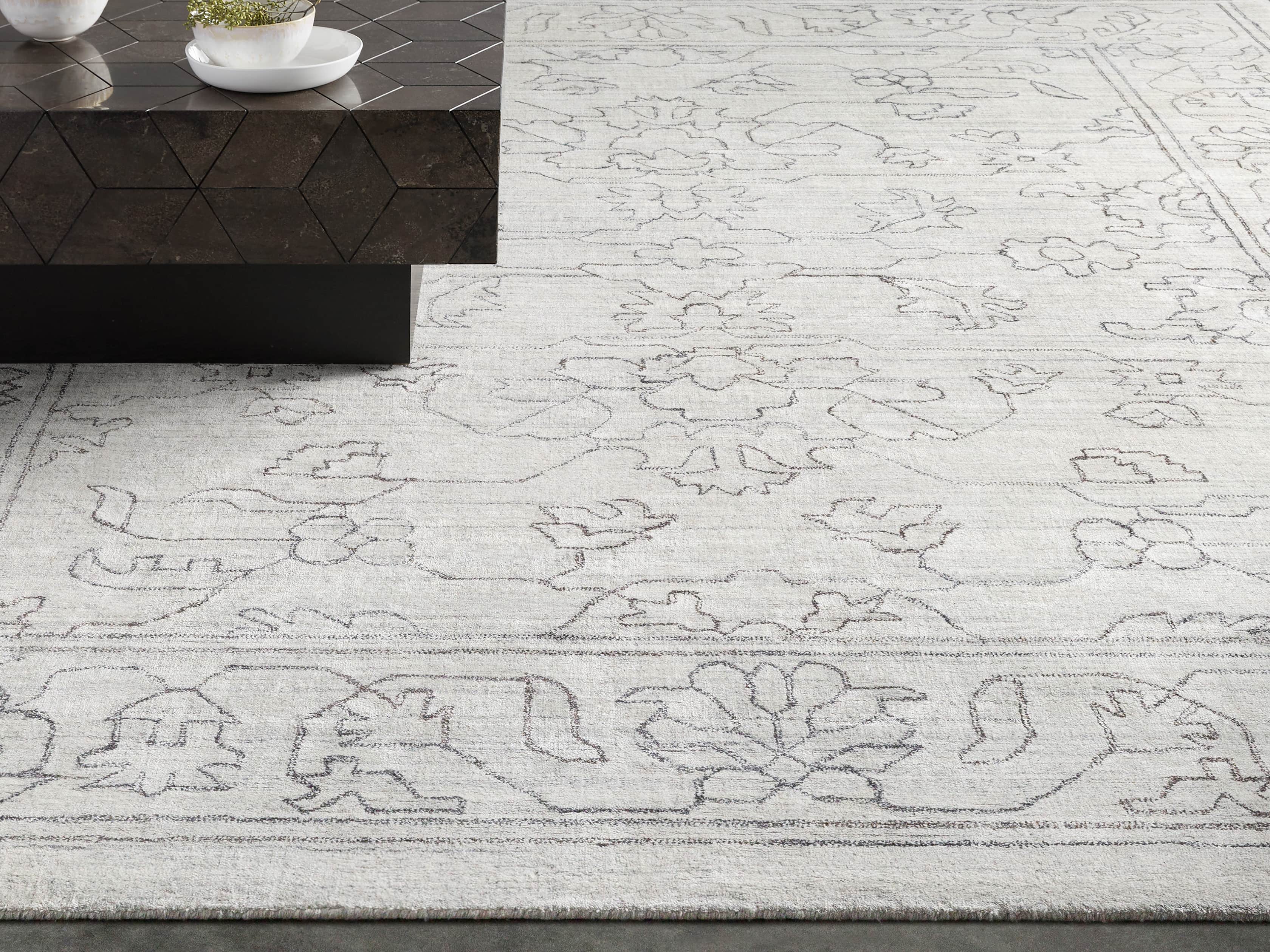 Jaden 4' X 6' Hand Loomed Rug in Silver