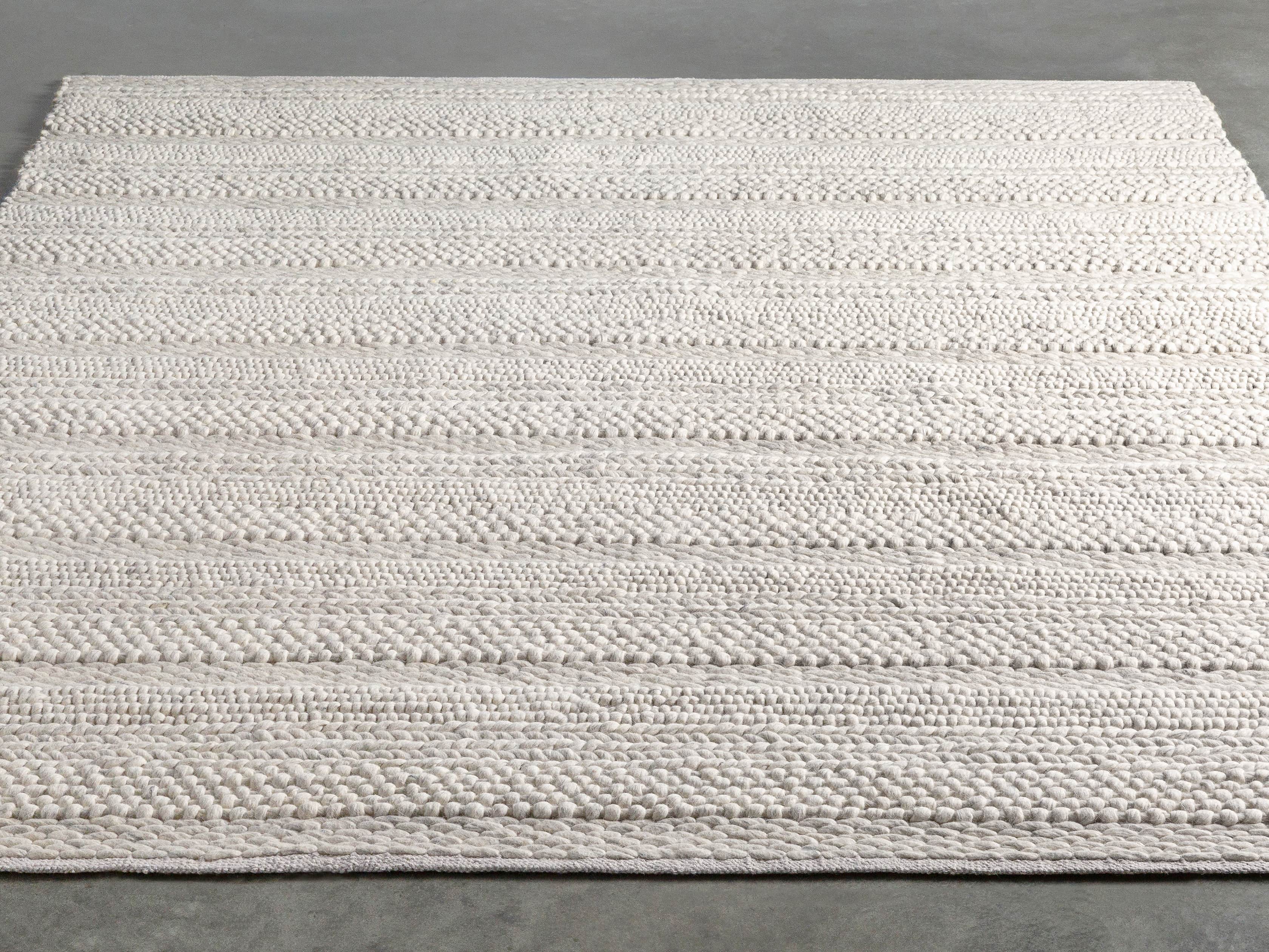 Solana 8' X 10' Hand Woven Rug in Ivory
