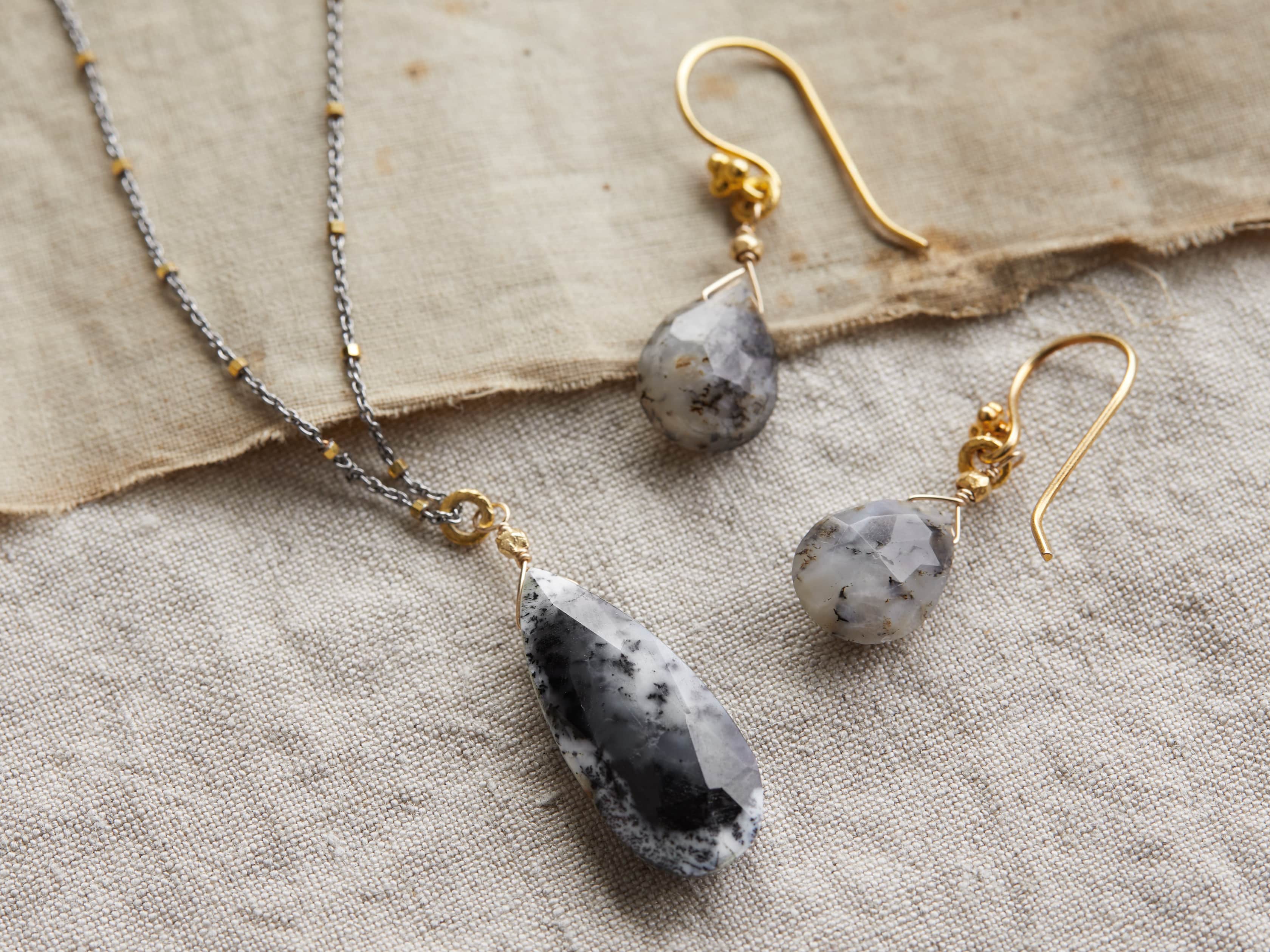 Aceso Earrings