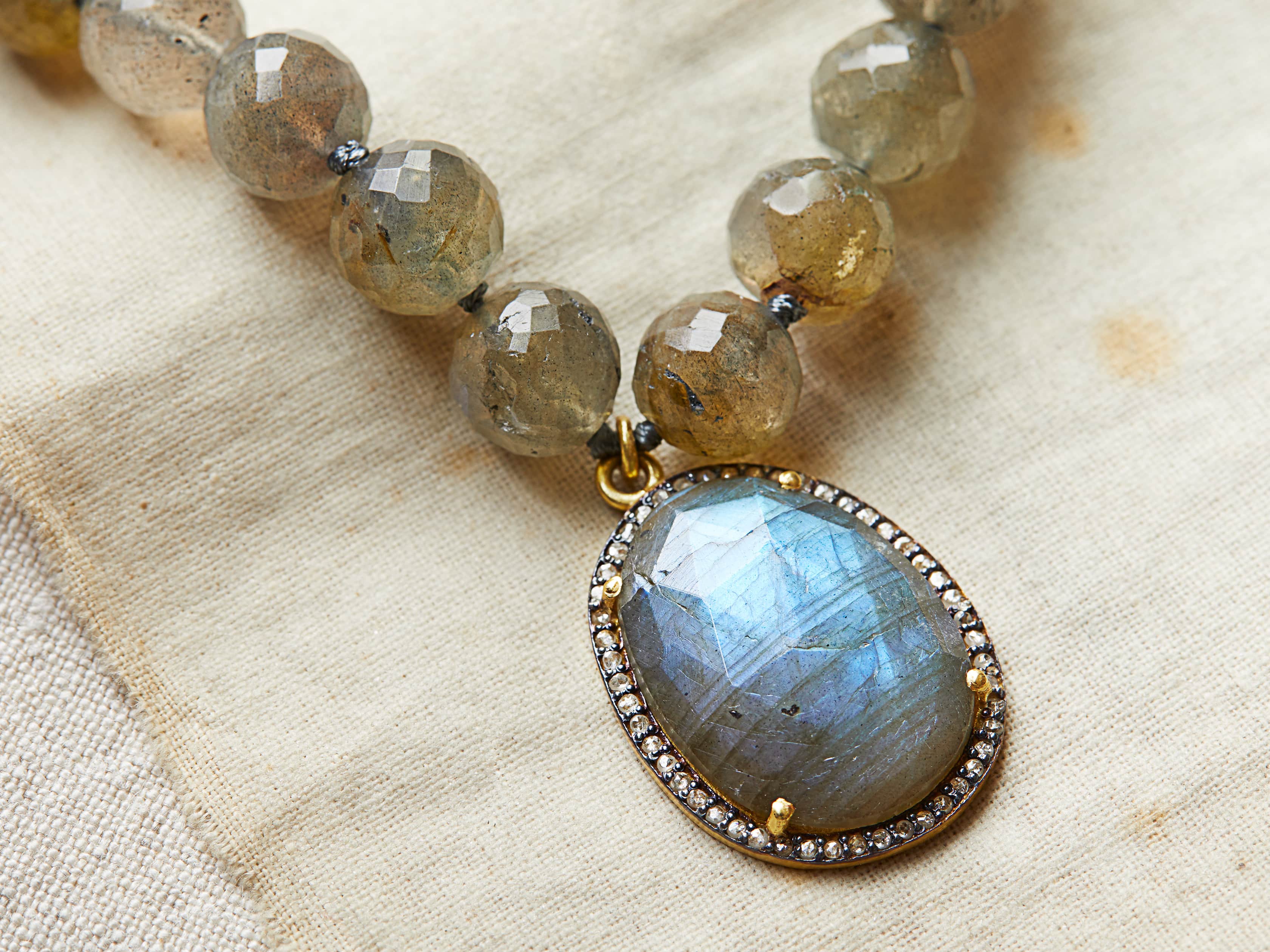 Mayla Pendant Necklace
