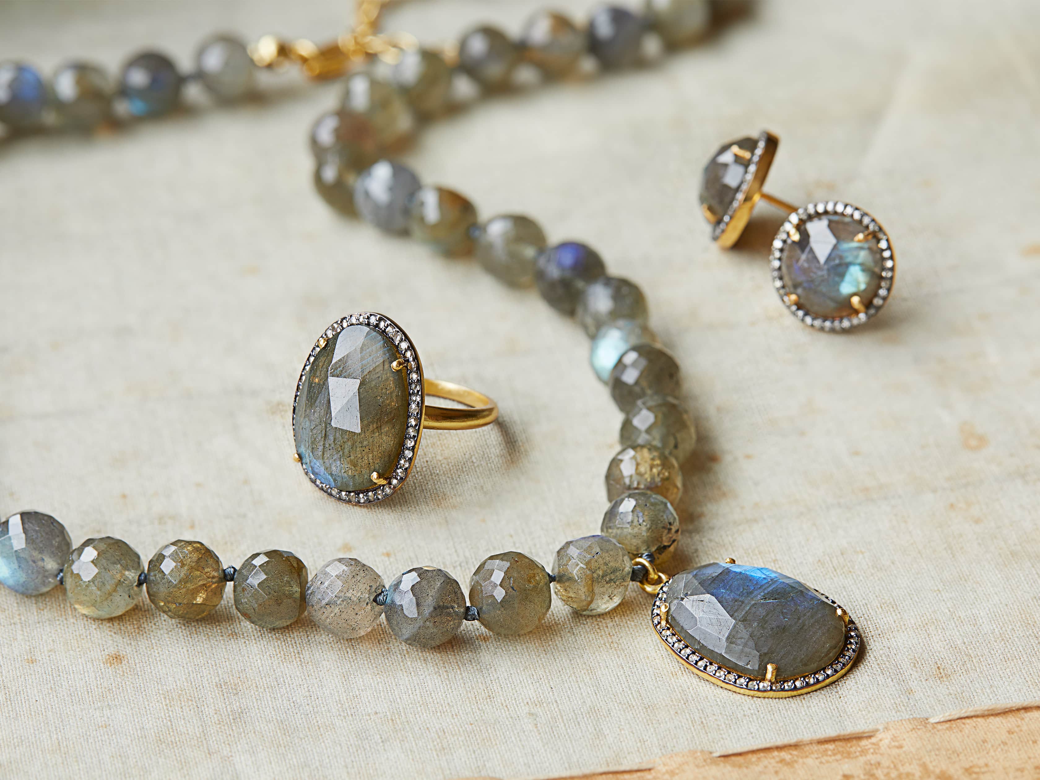 Mayla Pendant Necklace