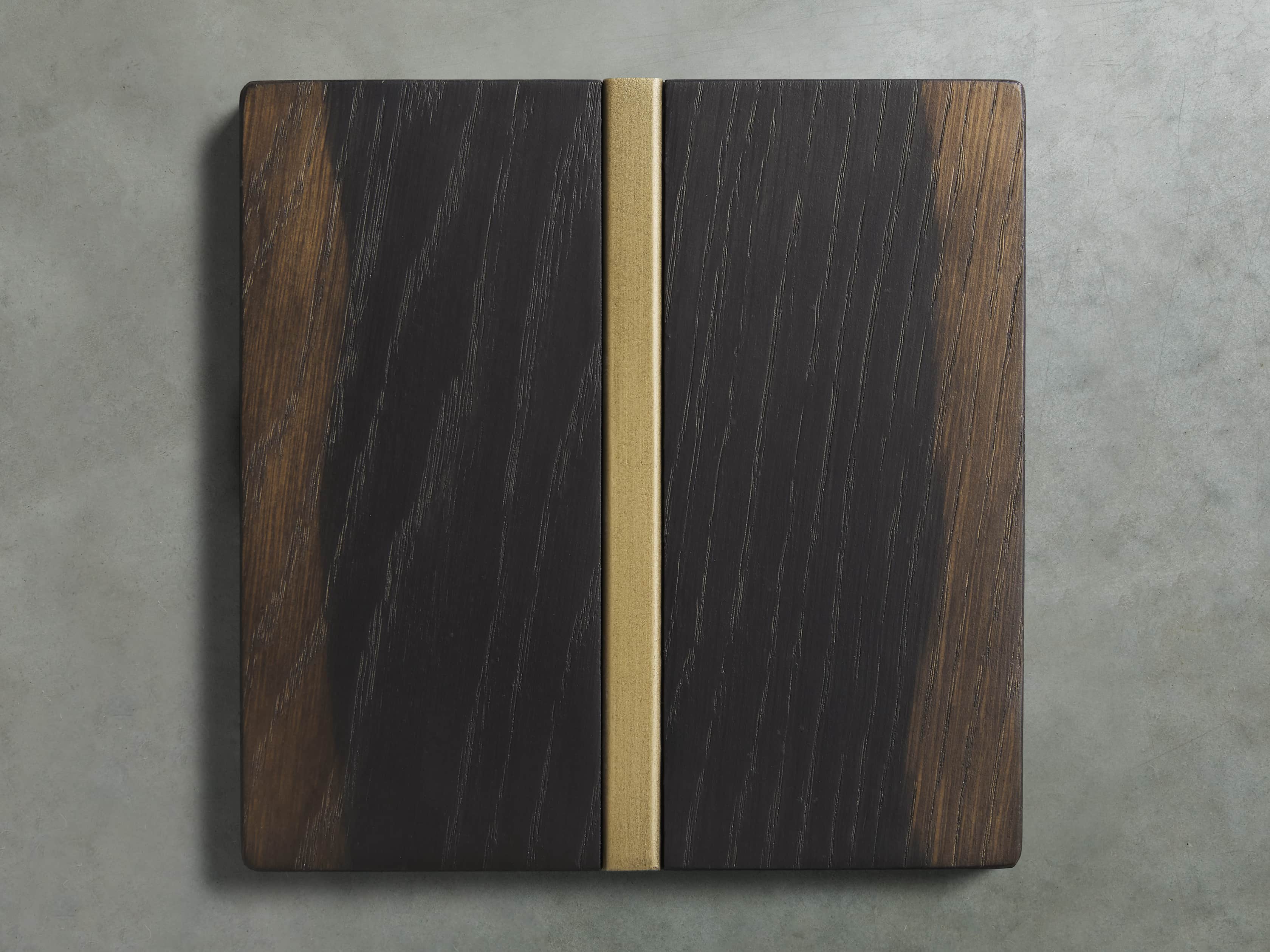 Oak Finish Board in Vin Rosu, slide 1 of 1