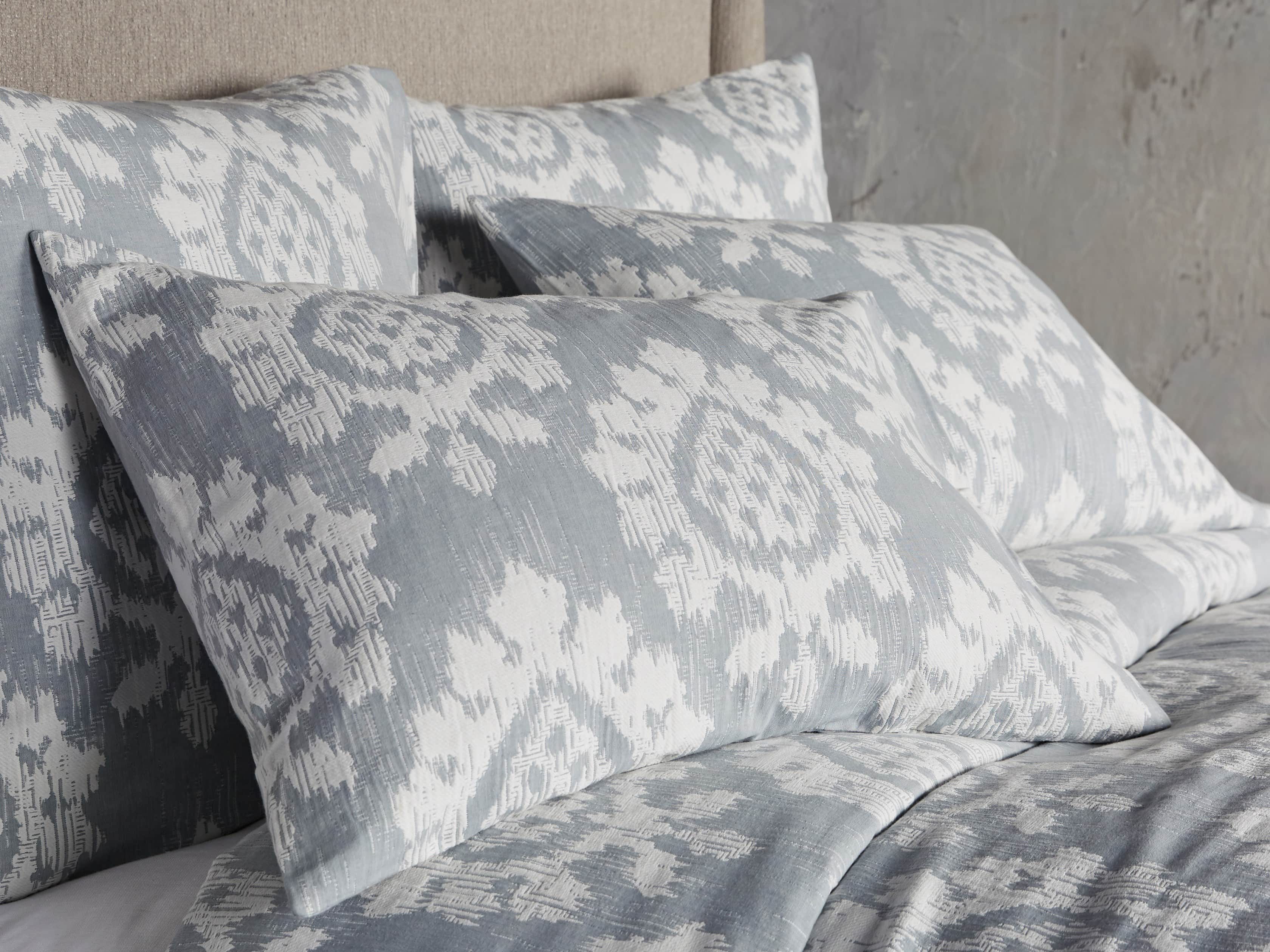 Suzanni Jacquard Queen Duvet Cover