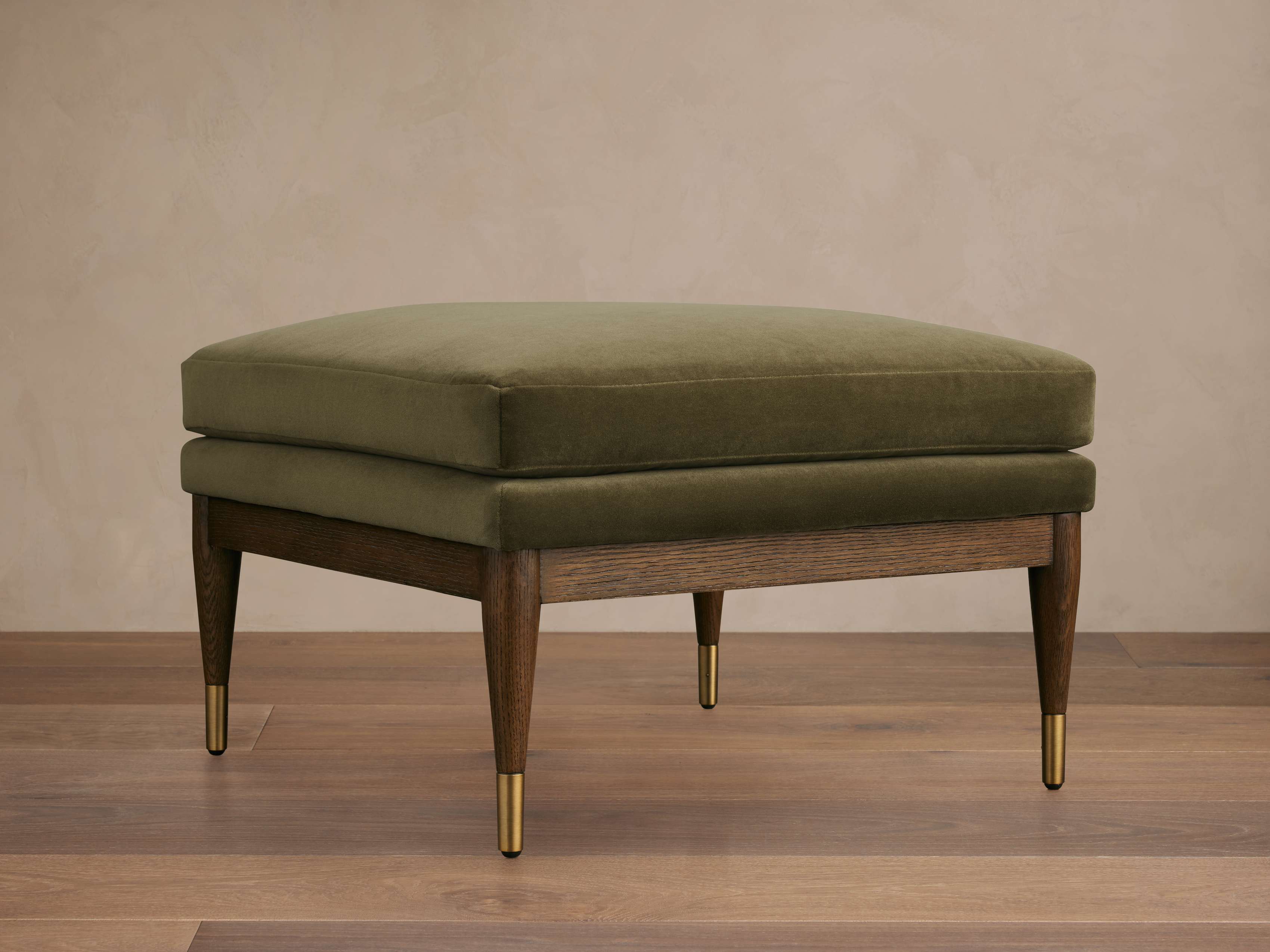 Fisher Square Ottoman
– Arhaus