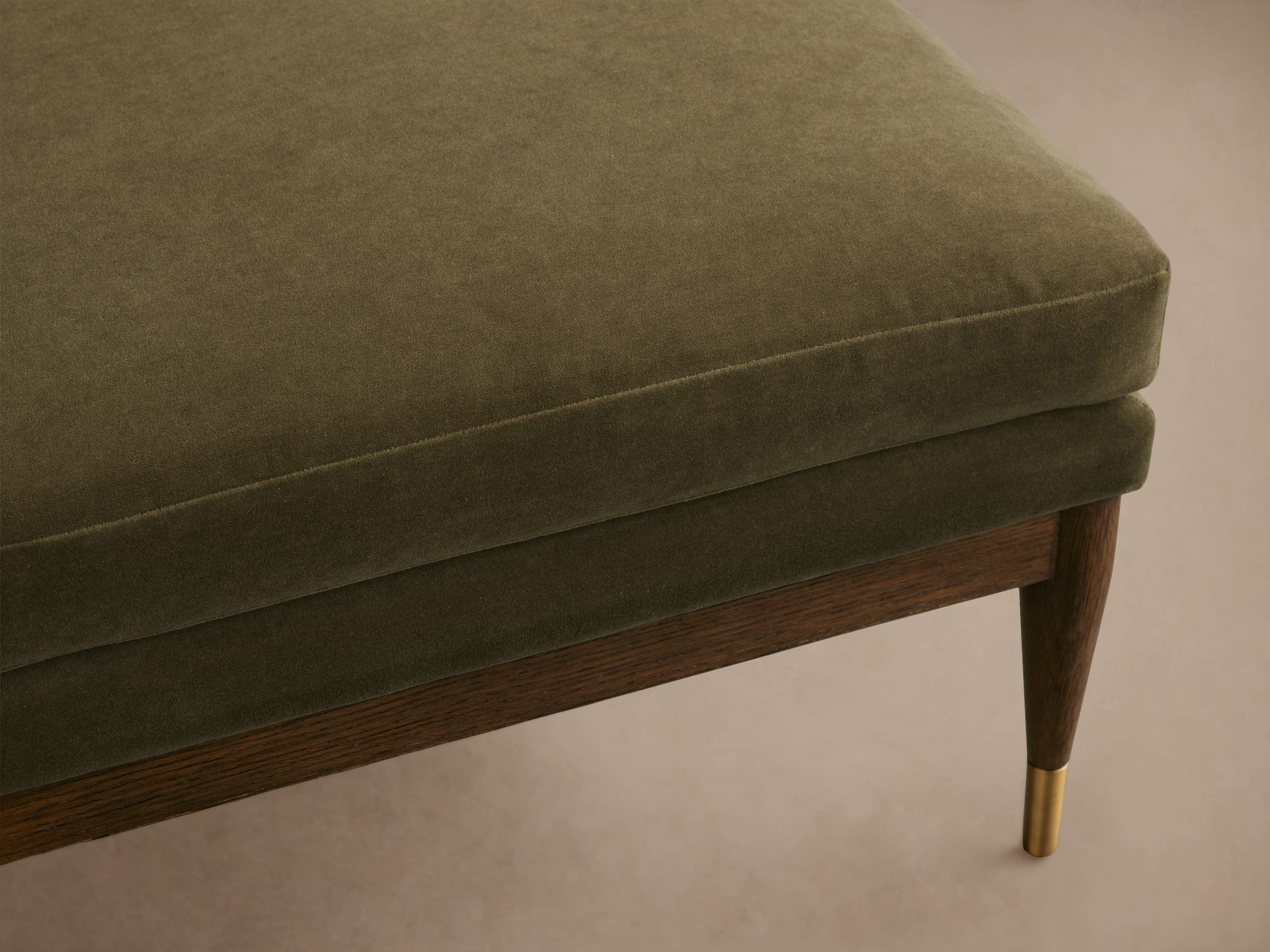 Fisher Square Ottoman
– Arhaus