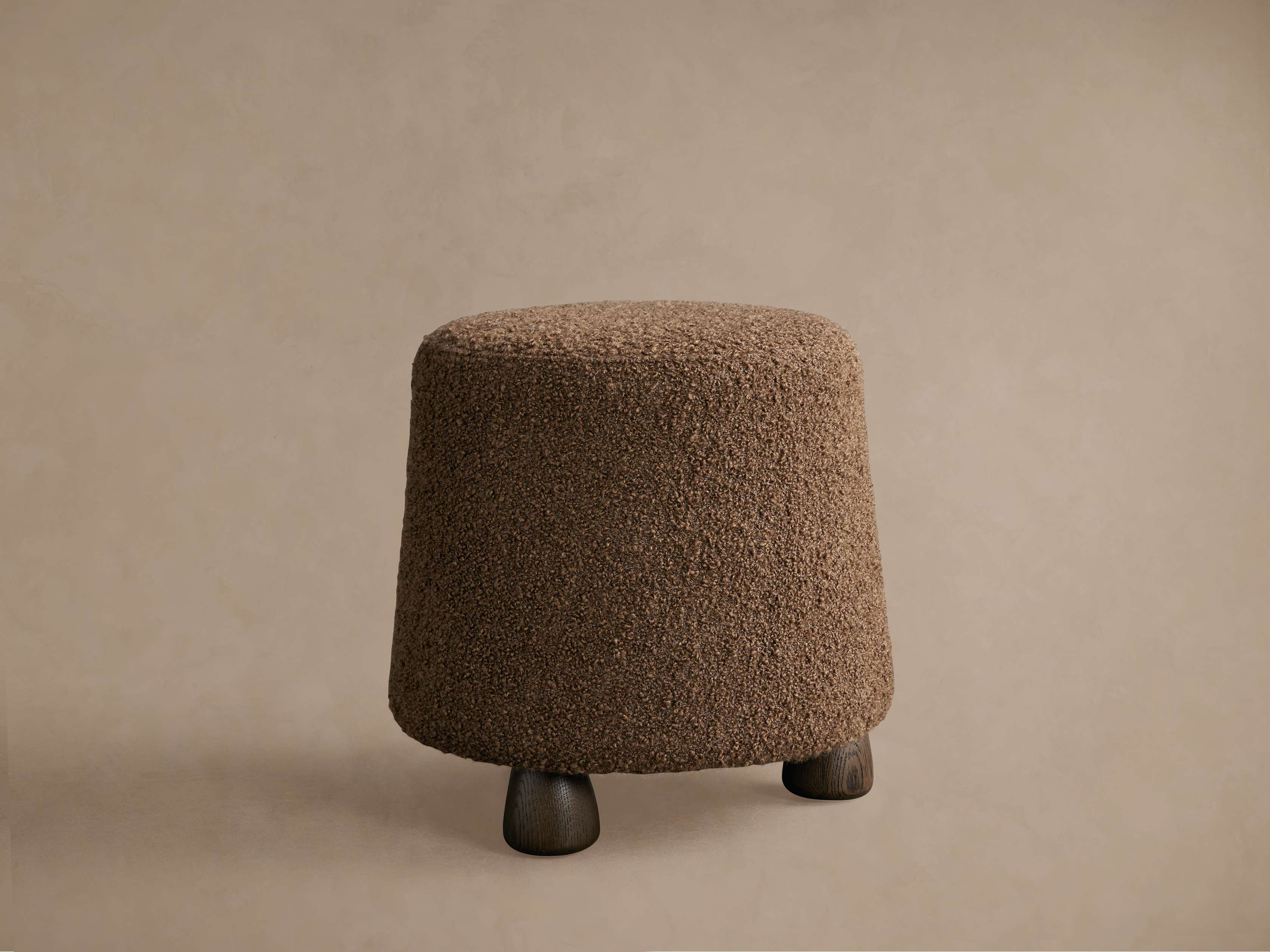 Steffi Ottoman
– Arhaus