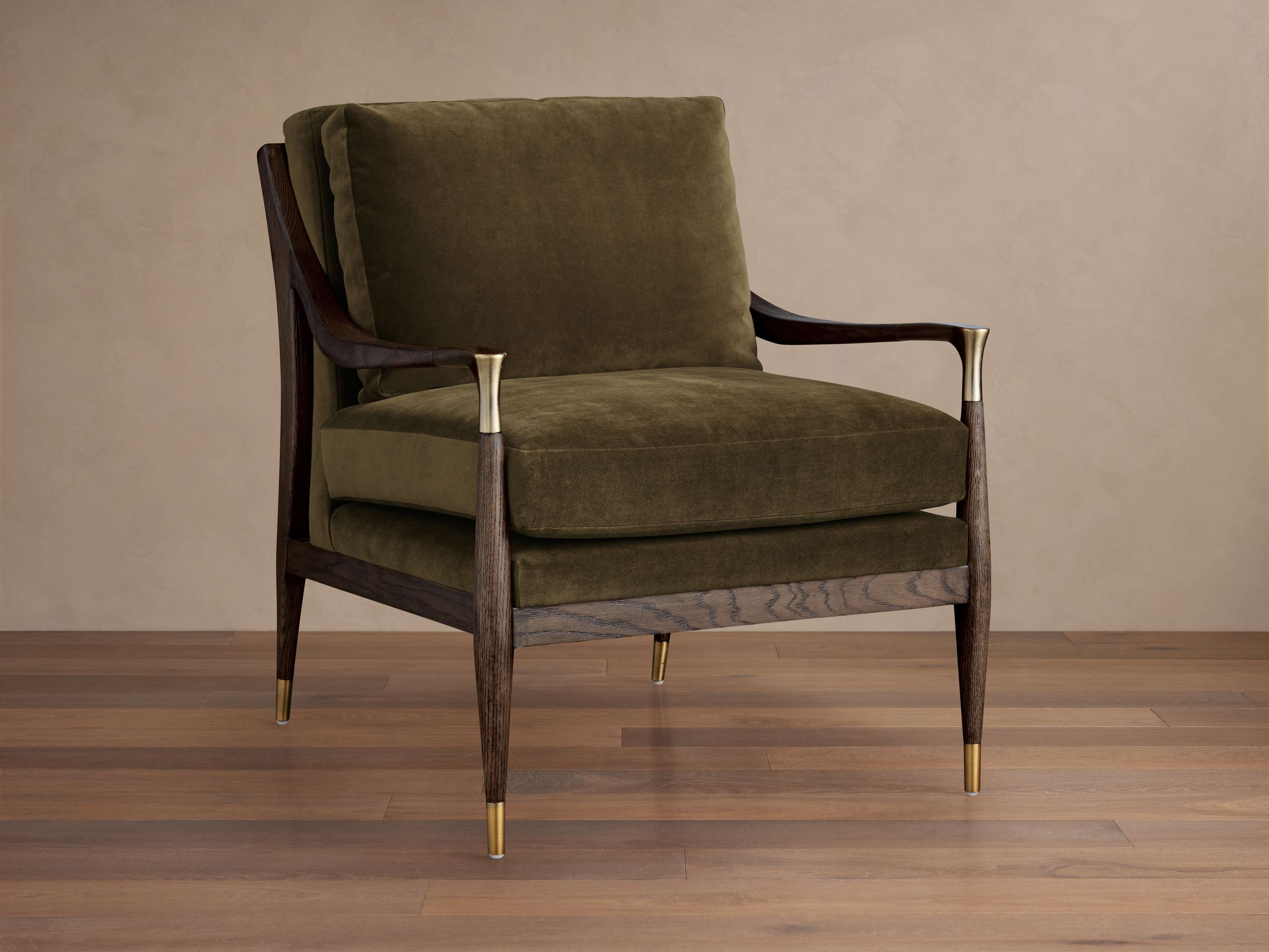 Fisher Chair
– Arhaus