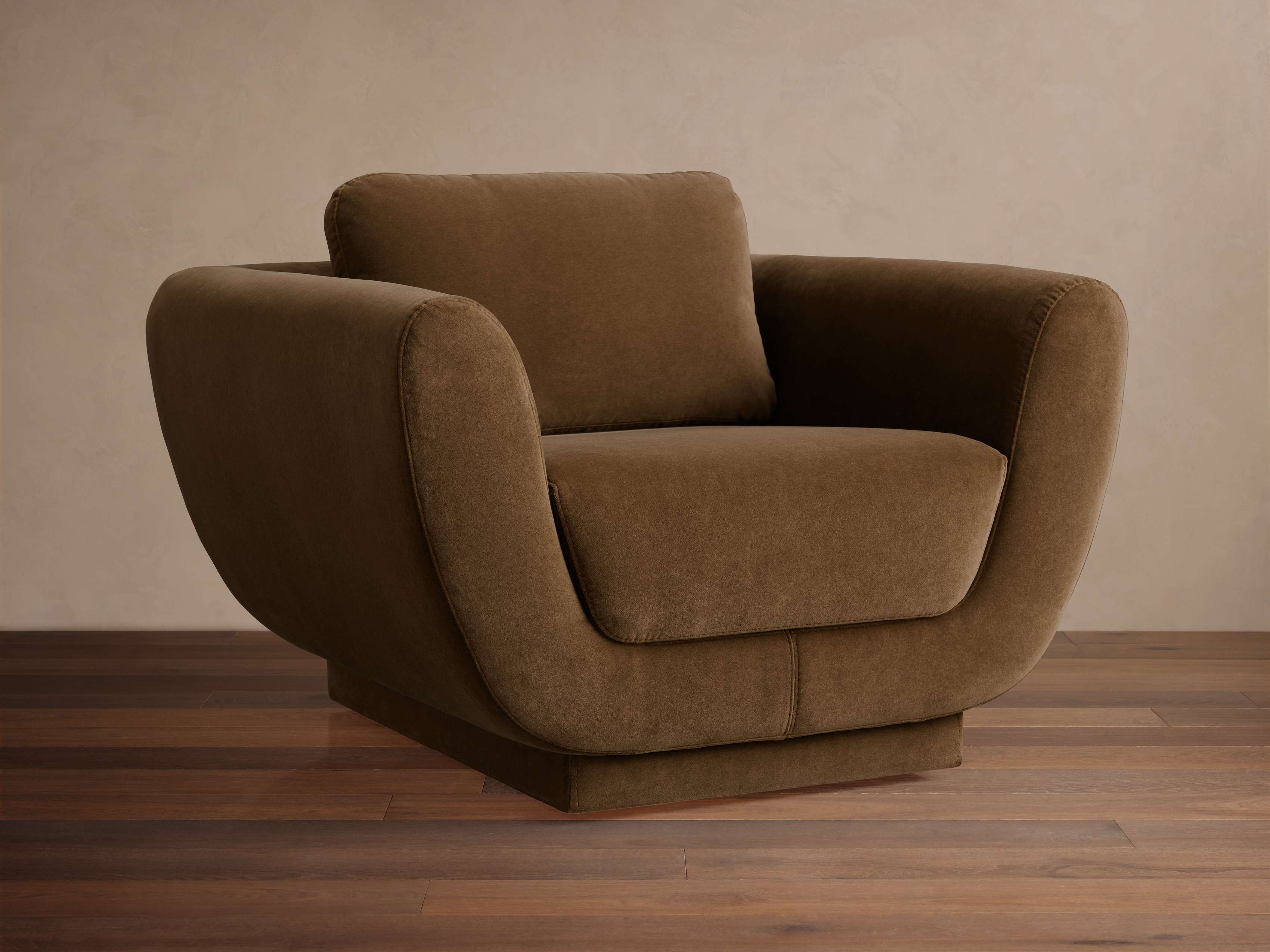 Fontana Swivel Chair
– Arhaus