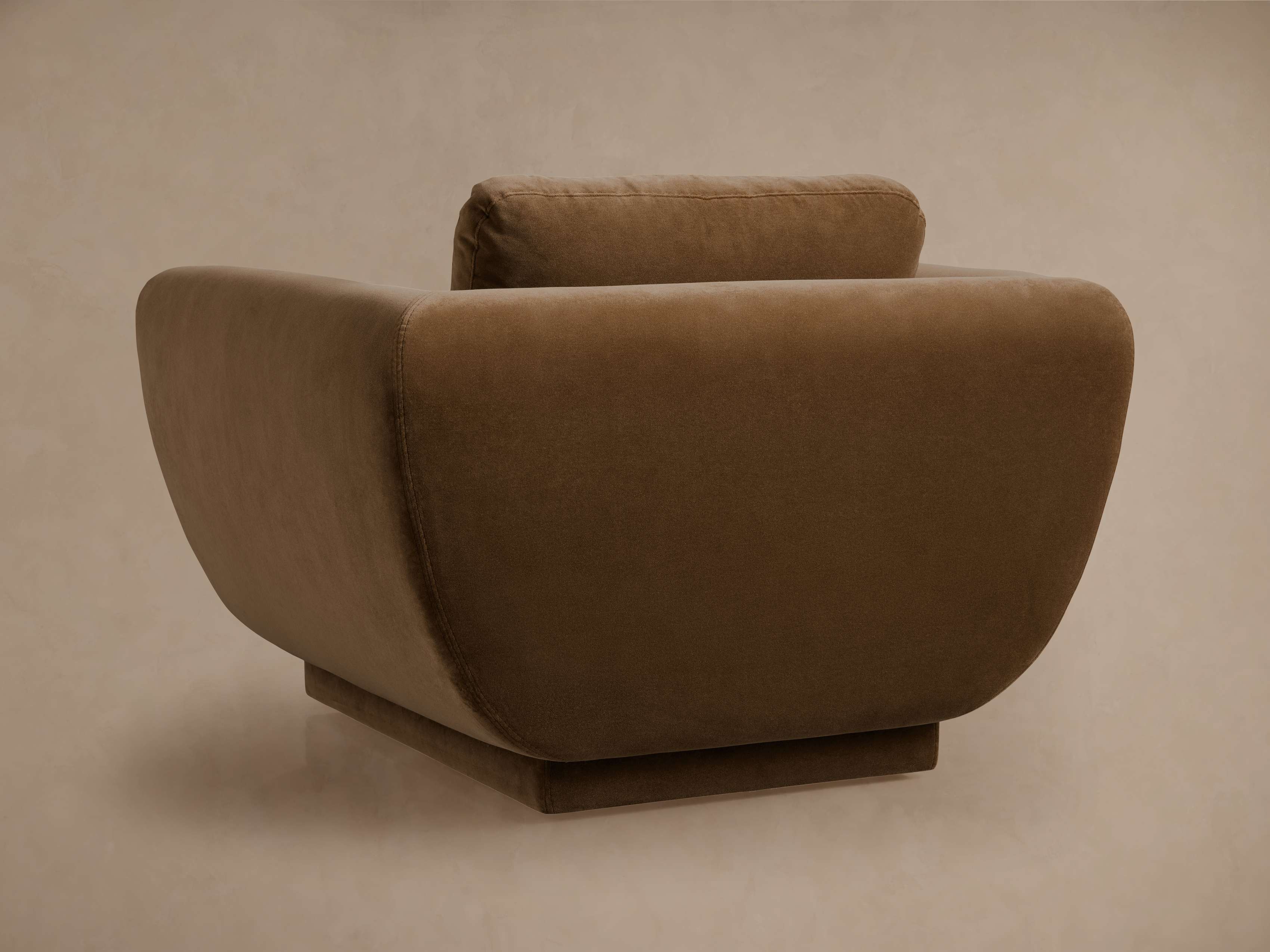 Fontana Swivel Chair
– Arhaus