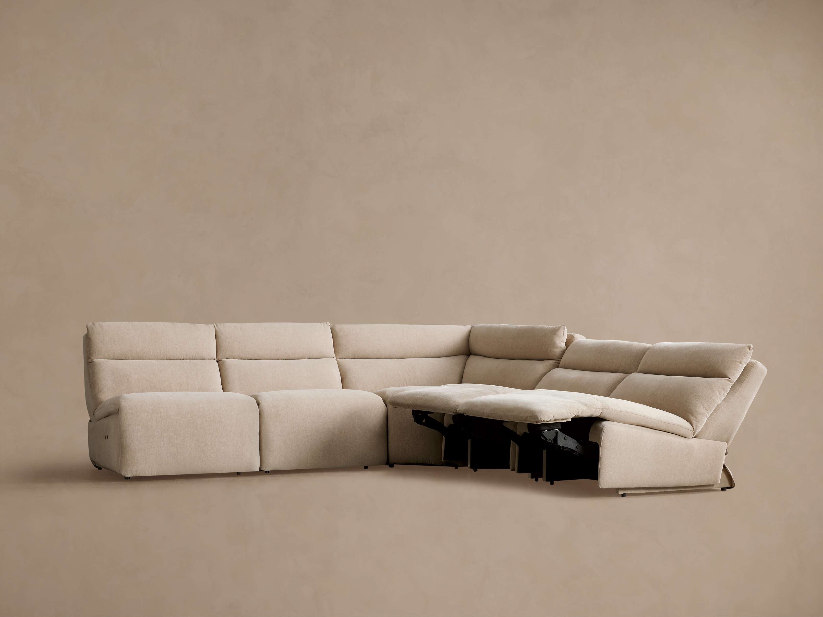 Rowland Tailored Five-Piece Motion Corner Sectional - Thumbnail 4