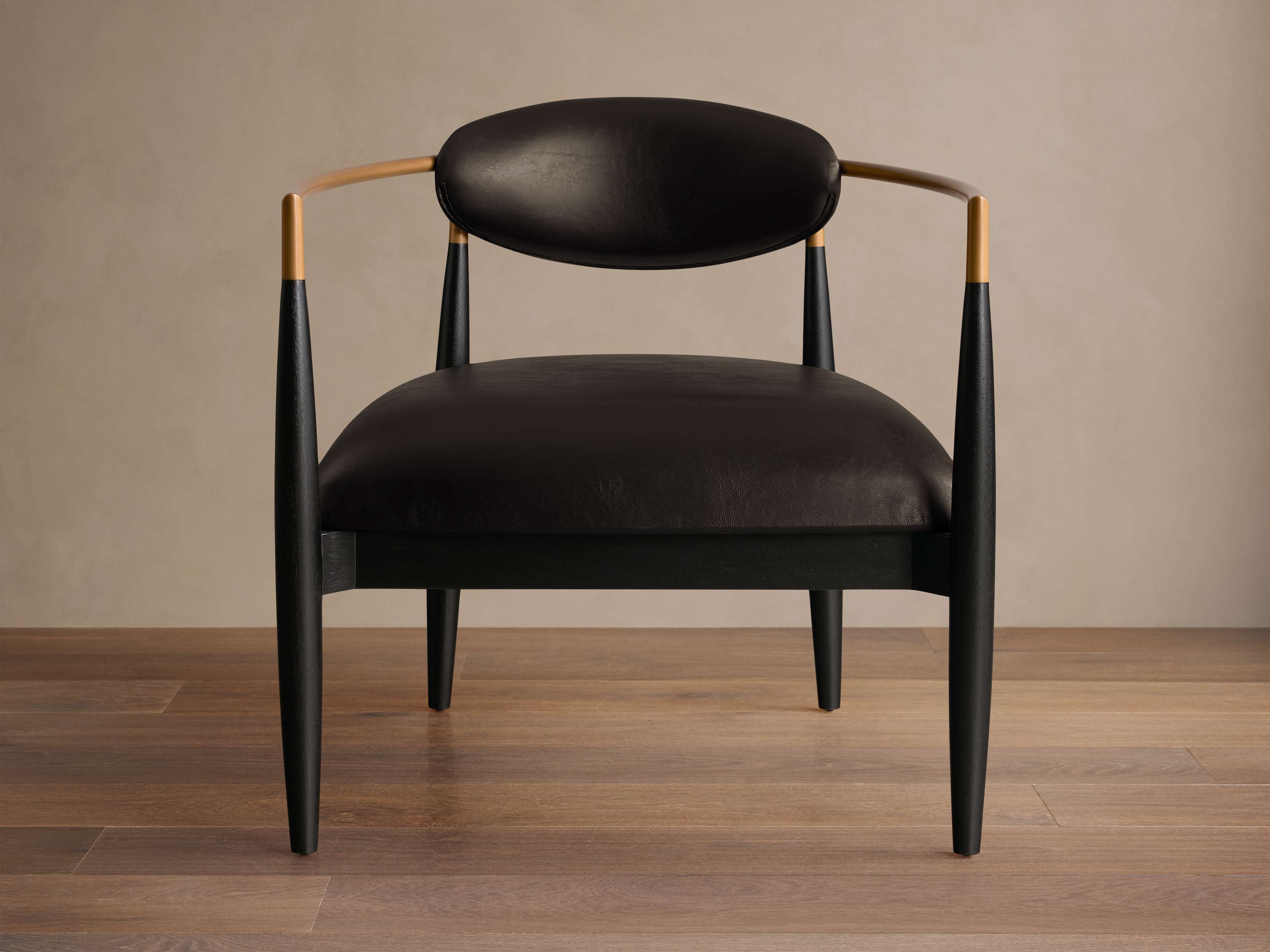 At Ease Leather & Ashwood Frame アームチェア④ At Ease Armchair Black Leather & Black Ashwood Frame ブラック