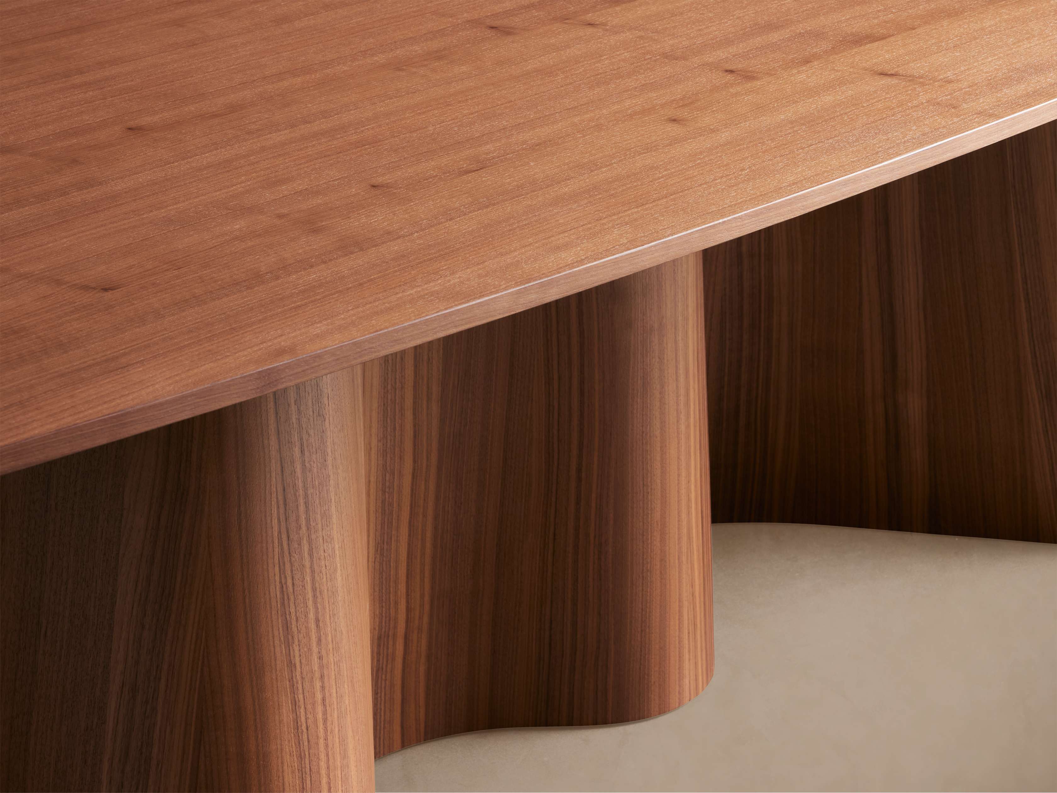 Cortina Dining Table