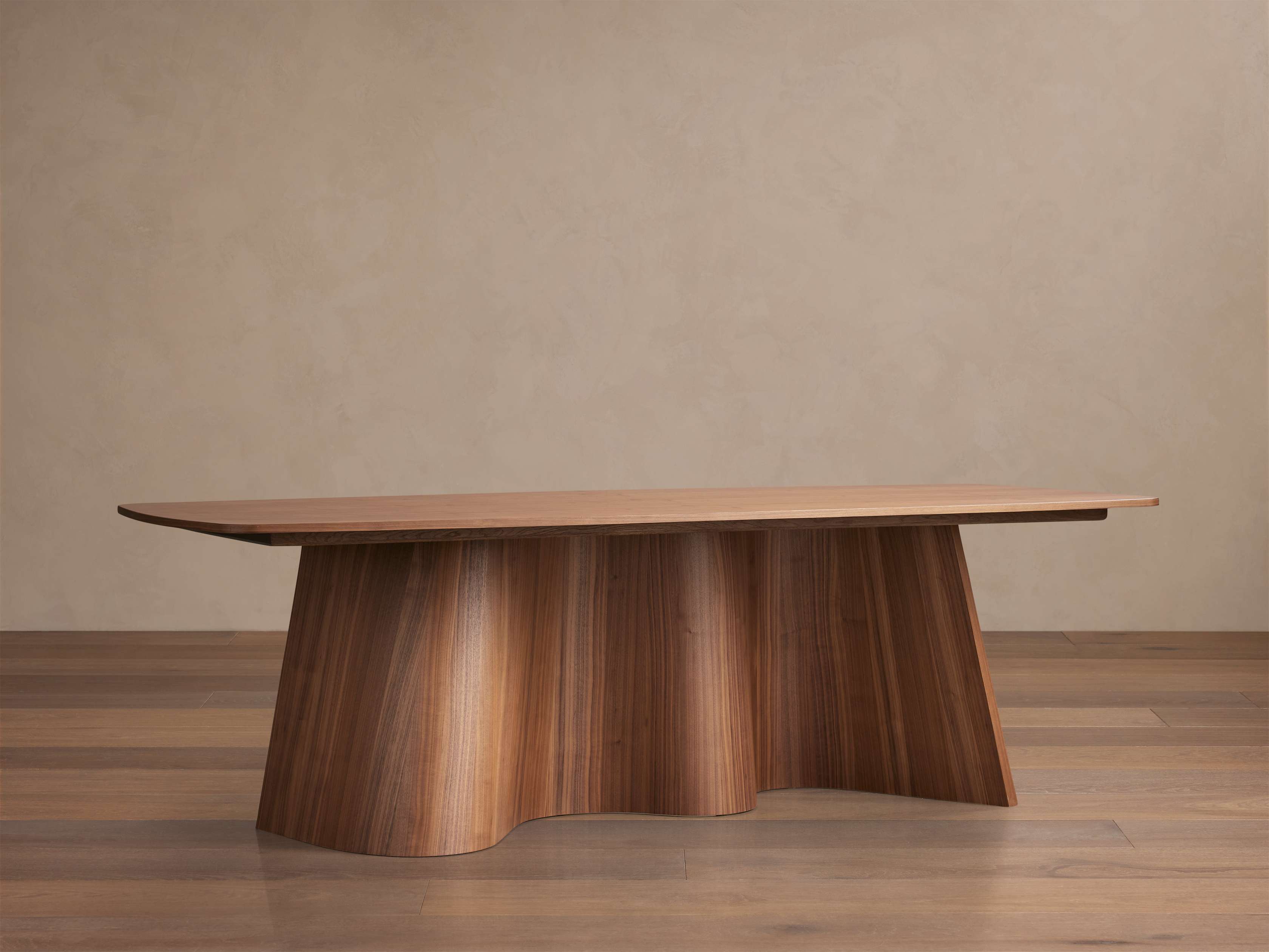 Cortina Dining Table