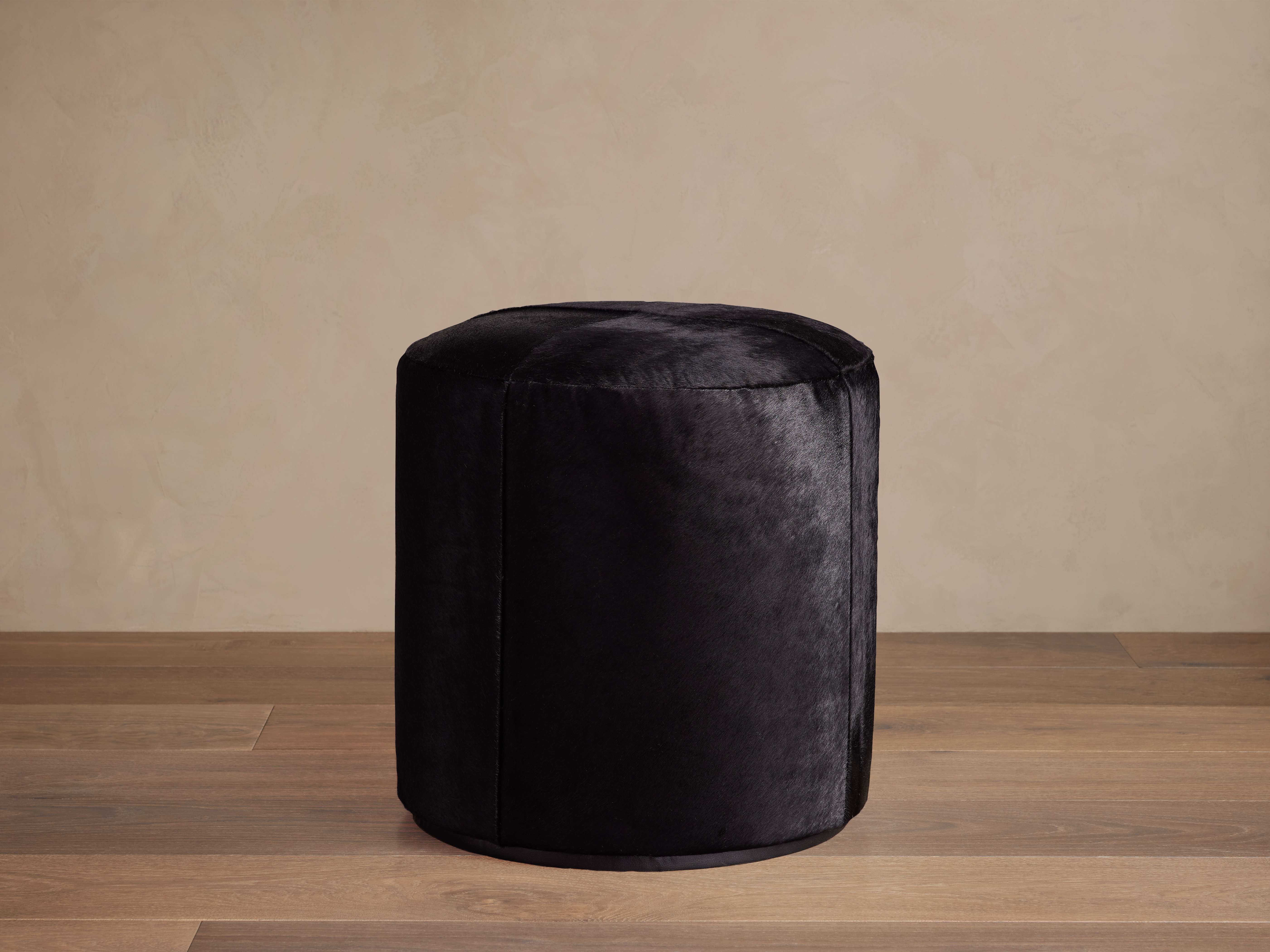 Hide Round Pouf