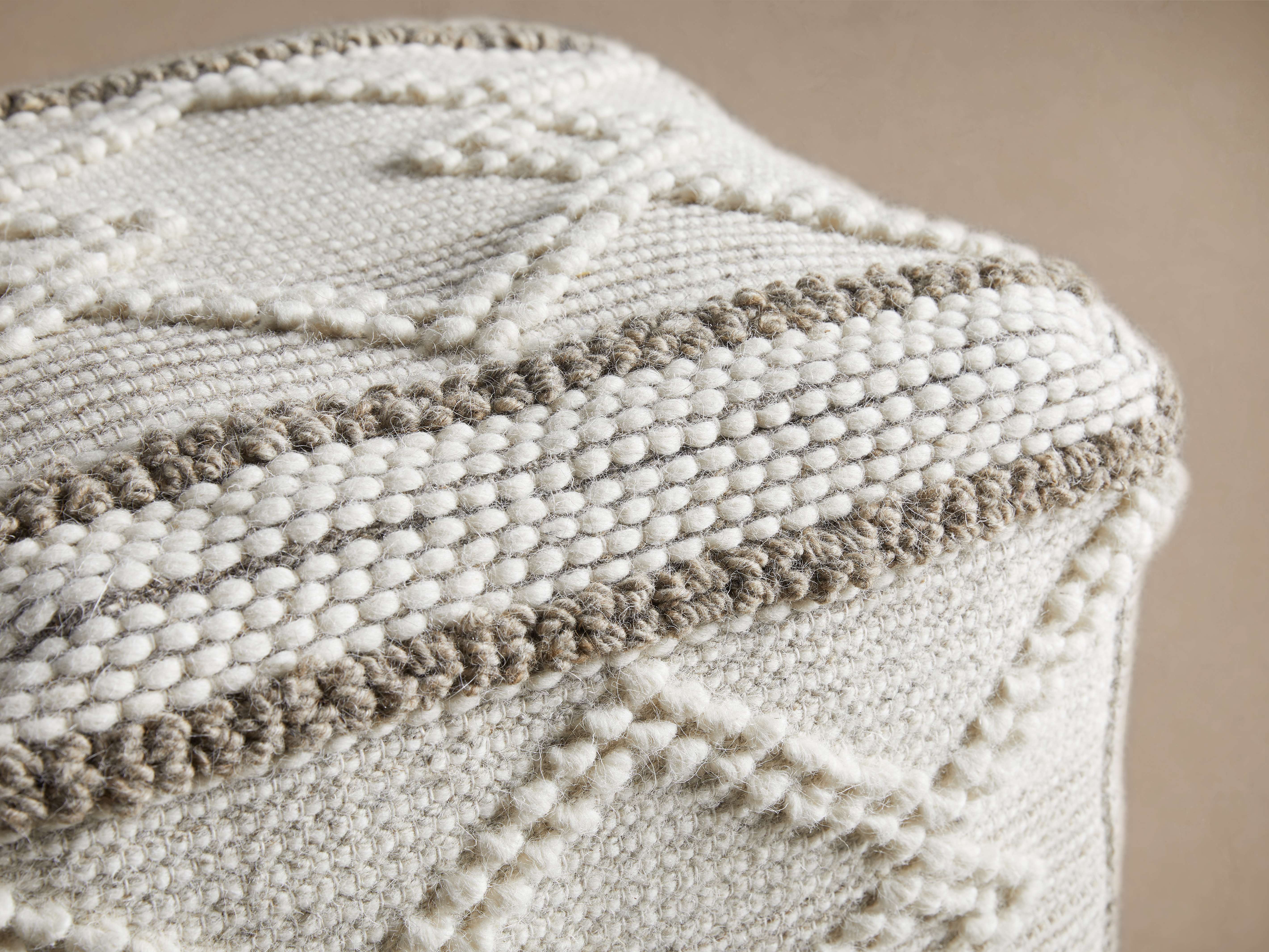 Bexley Pouf - Thumbnail 4