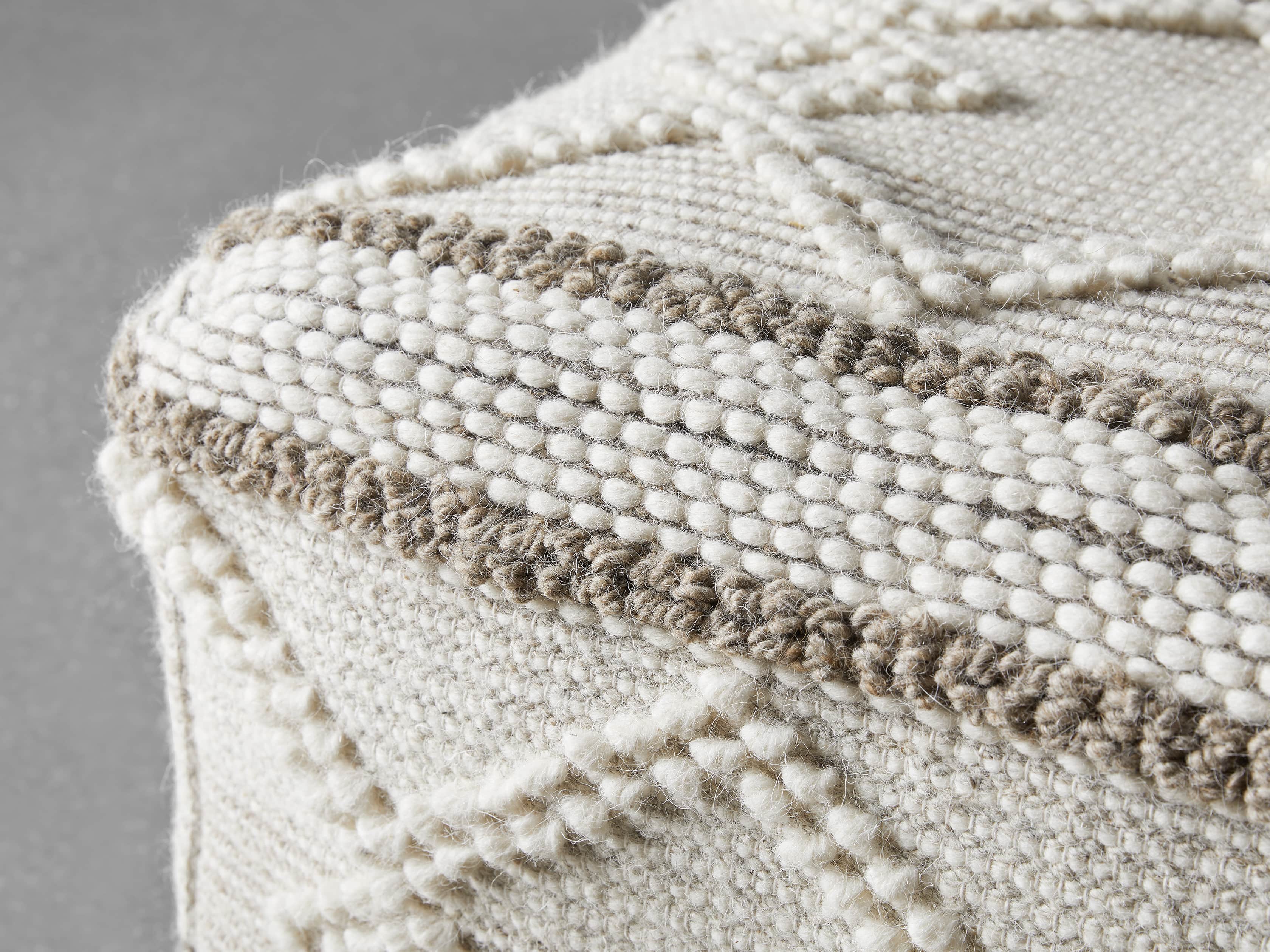 Bexley Pouf - Thumbnail 5