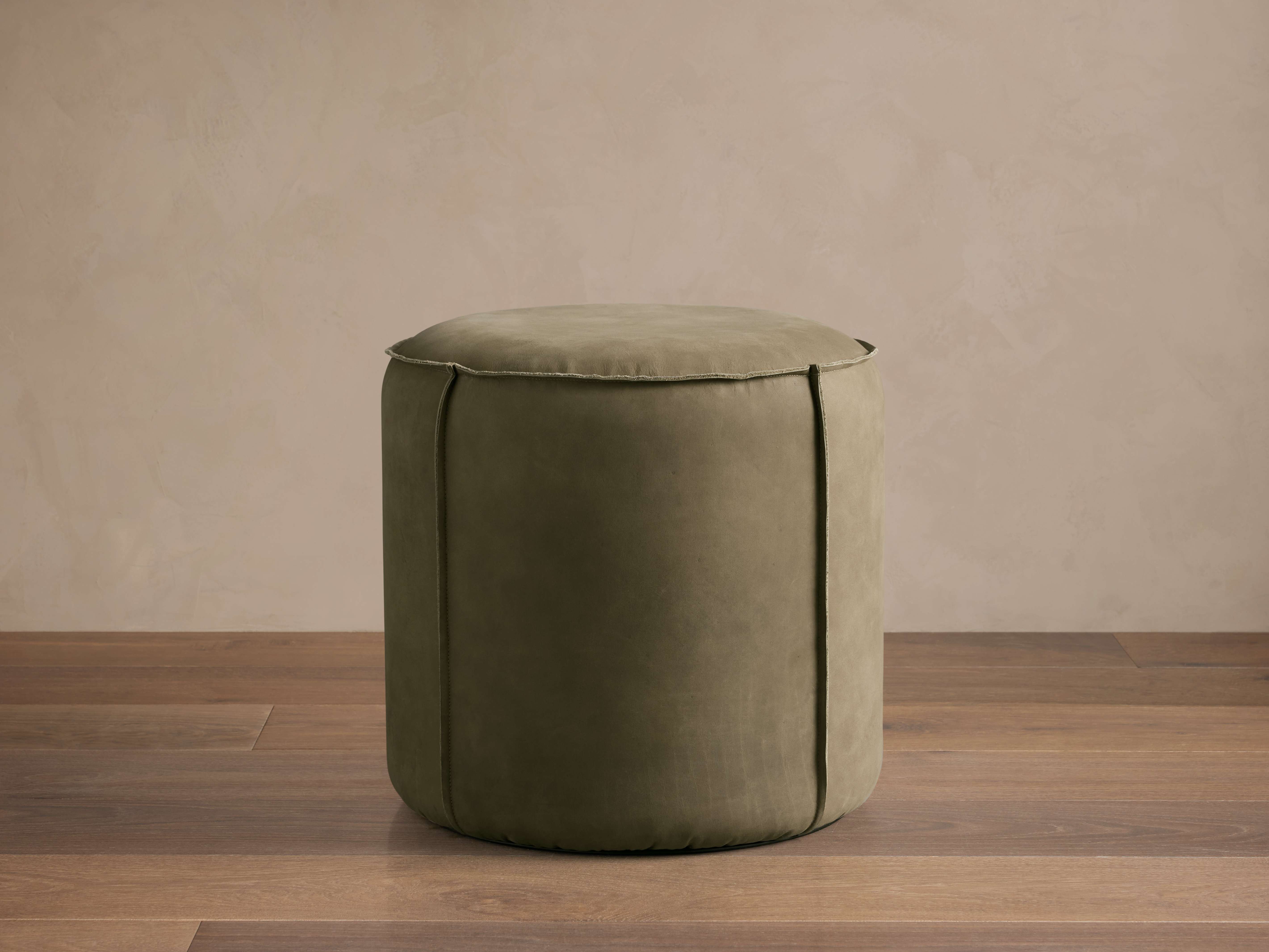 Nubuck Round Leather Pouf