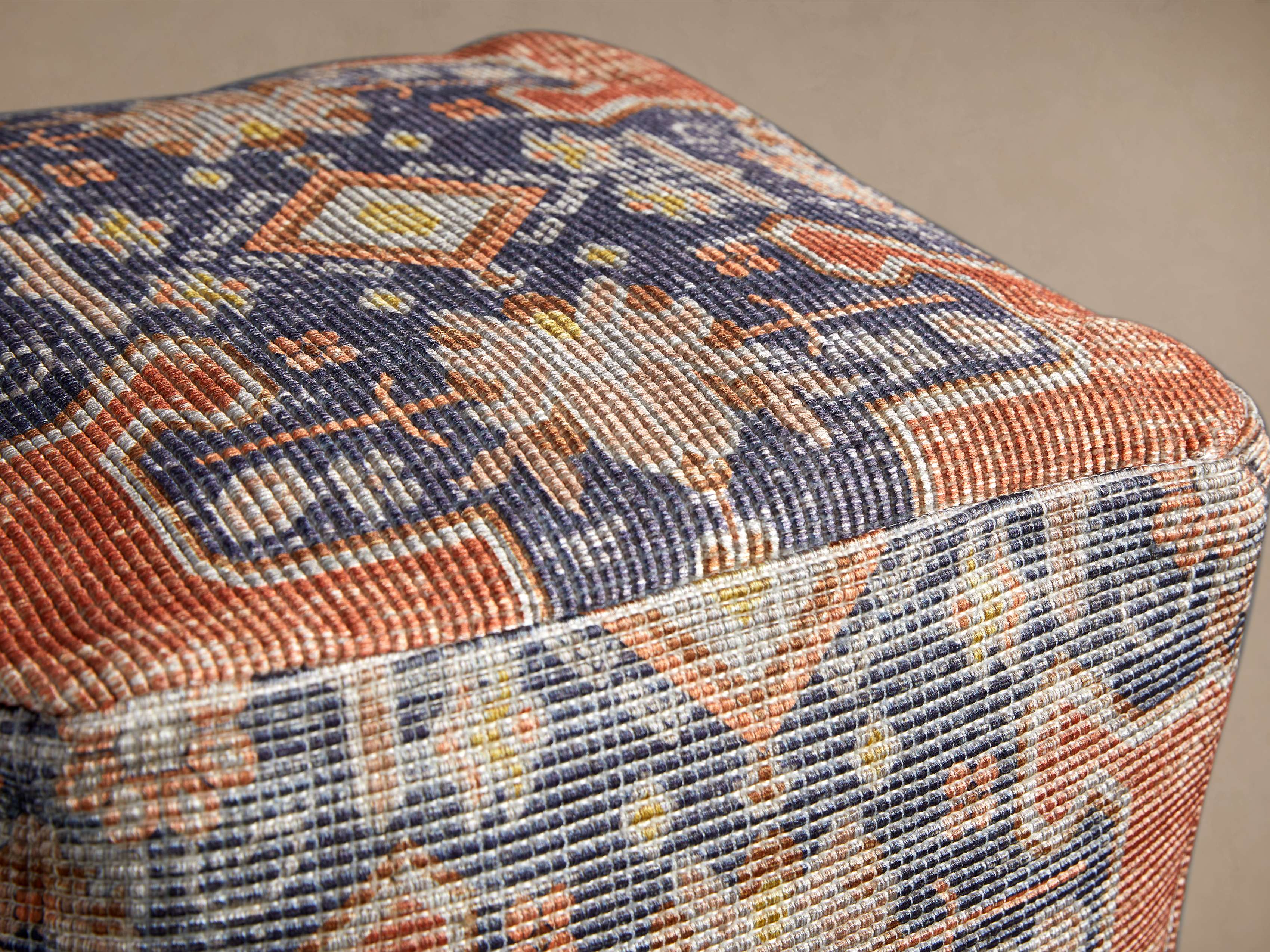 Batavia Pouf