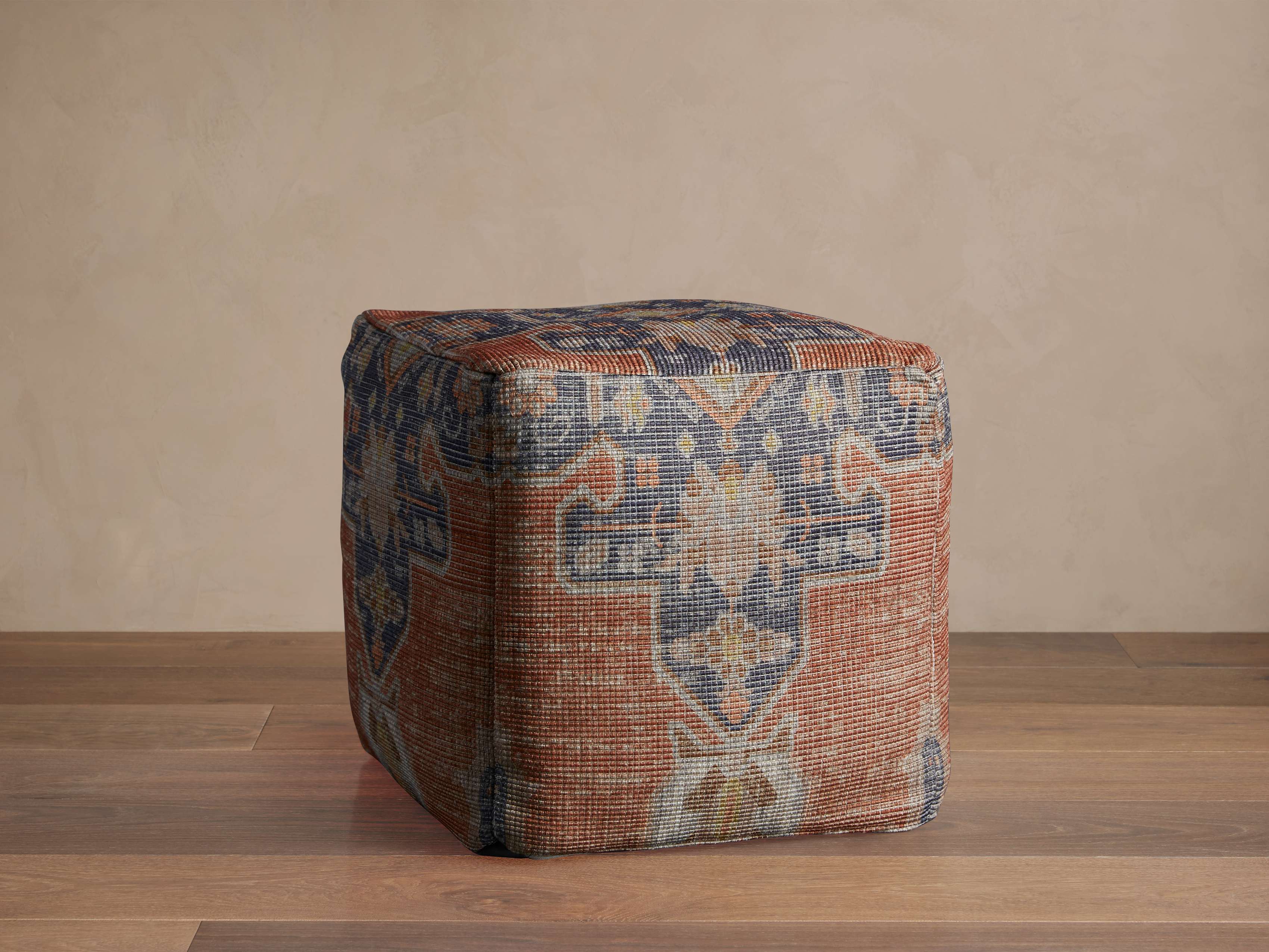 Batavia Pouf