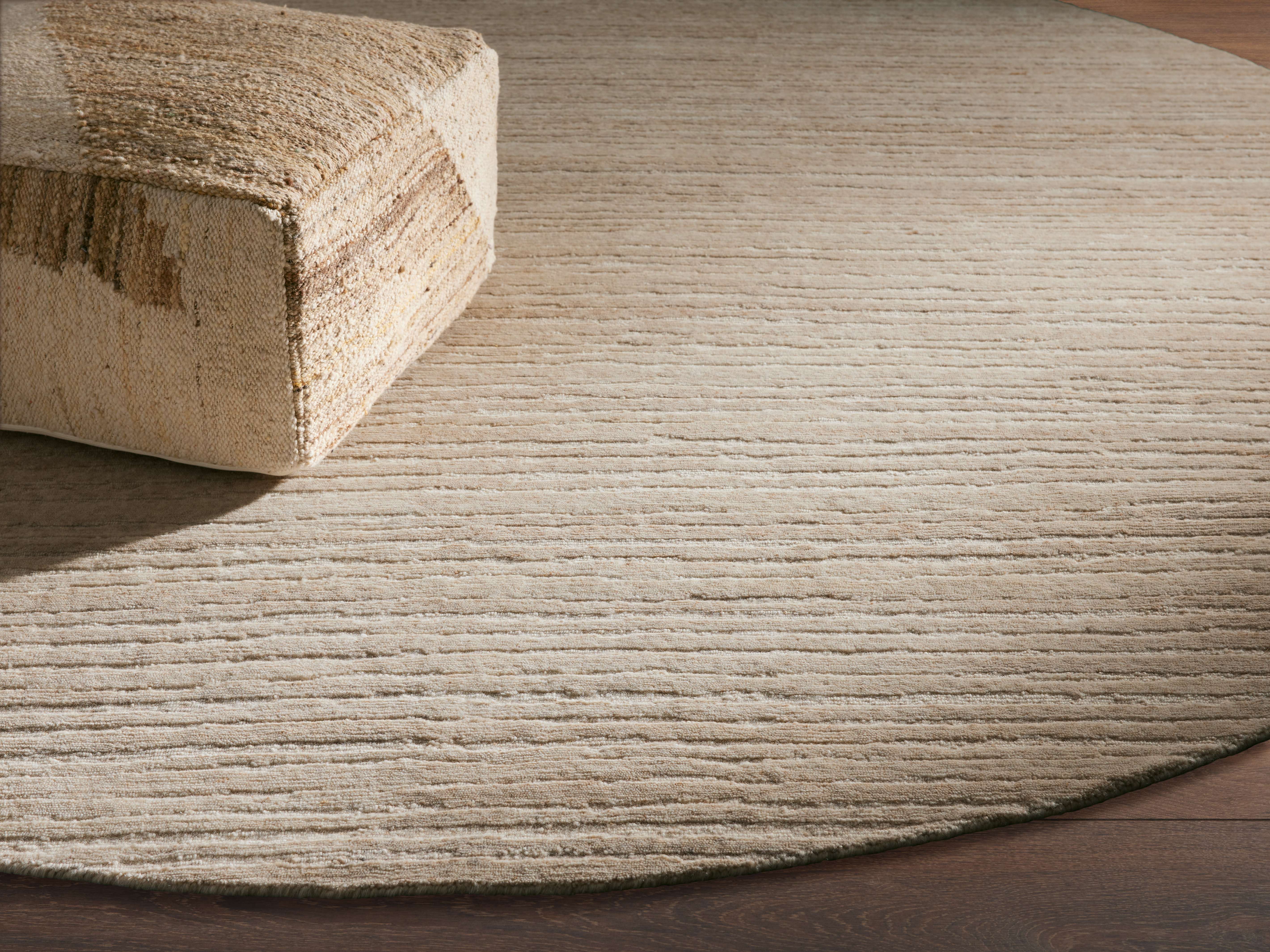 Nova Hand-Knotted Round Rug