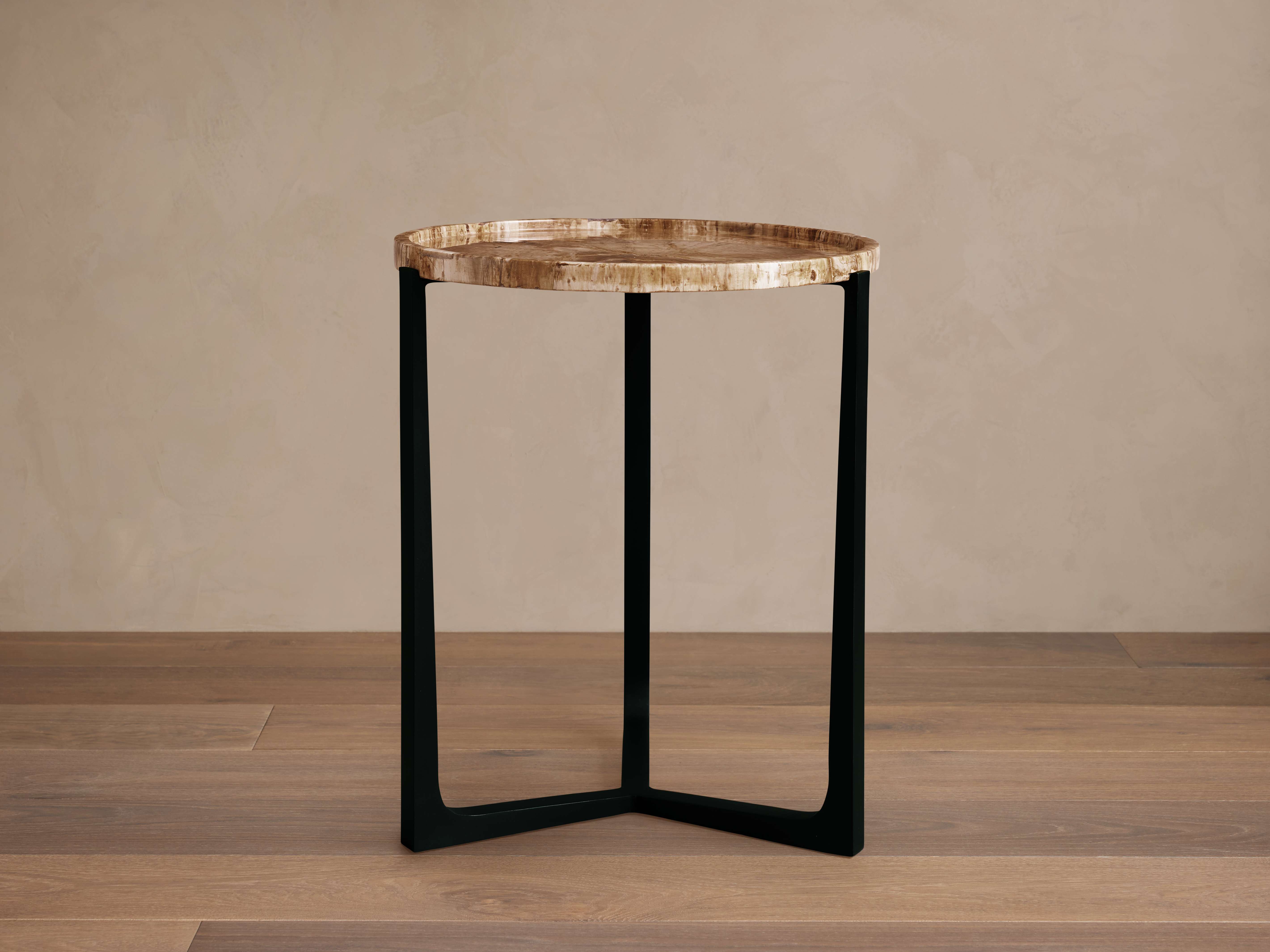 Layne Tray Table – Arhaus