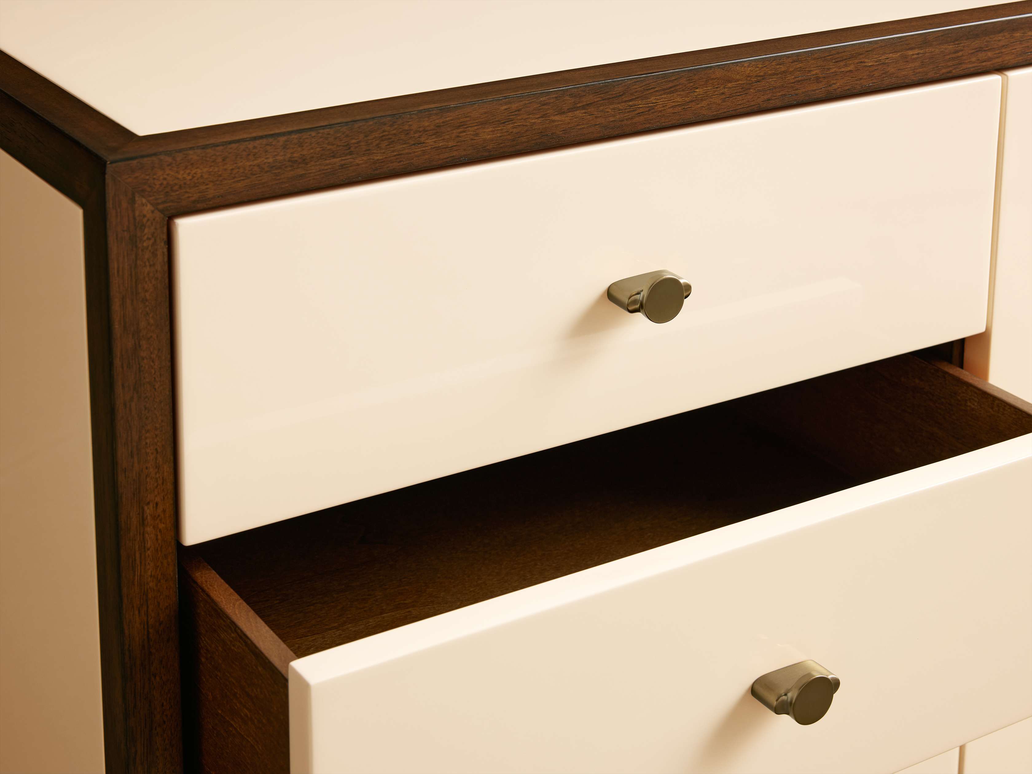 Henton Media Console
