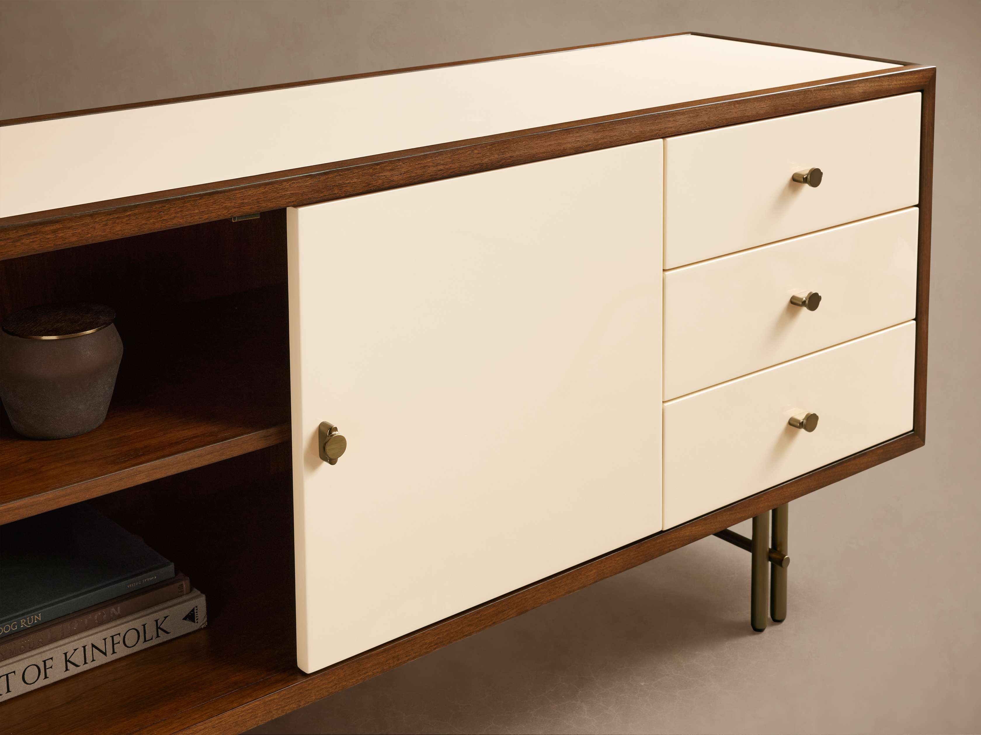 Henton Media Console