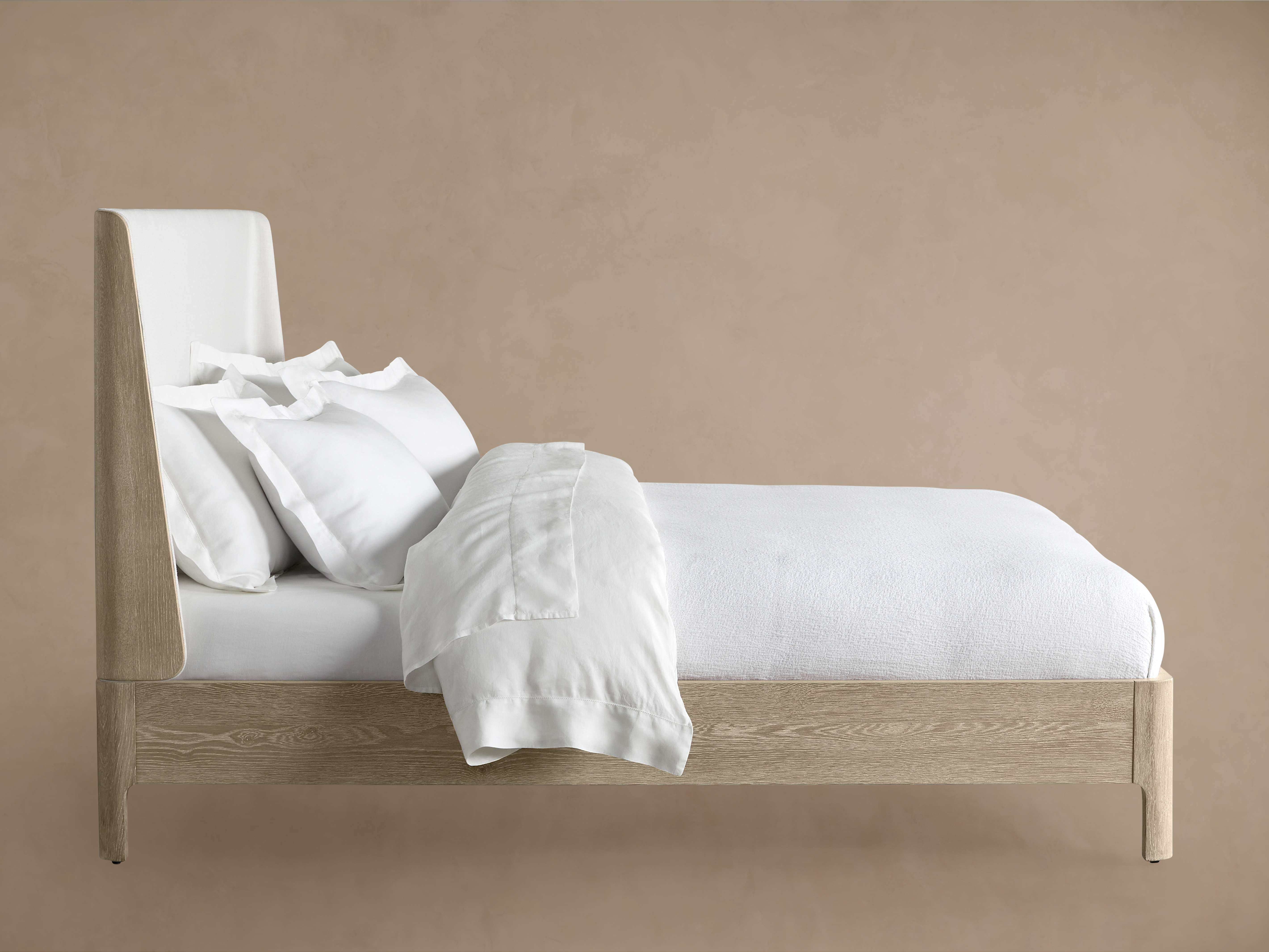 Calista Bed