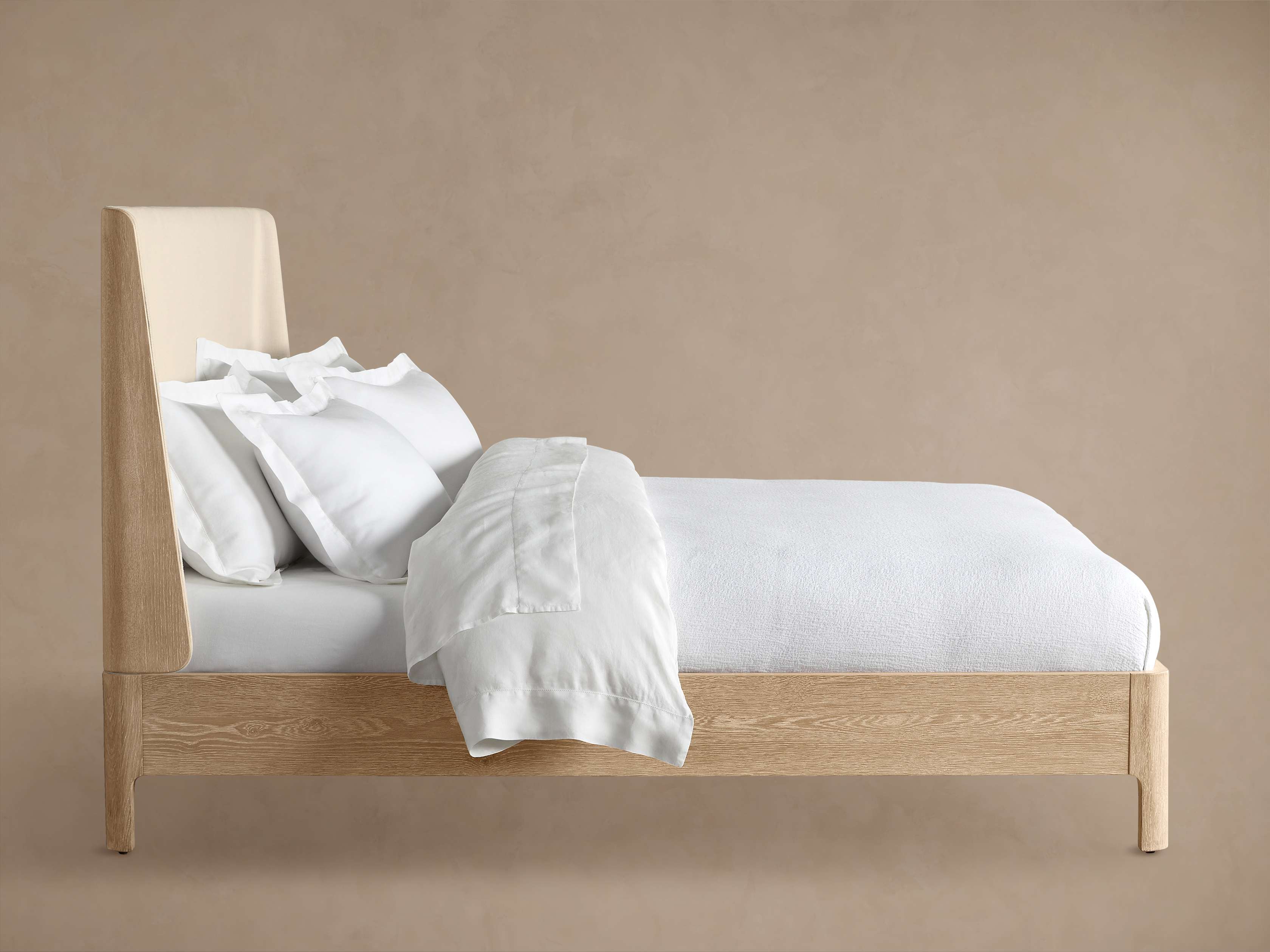 Calista Bed
– Arhaus