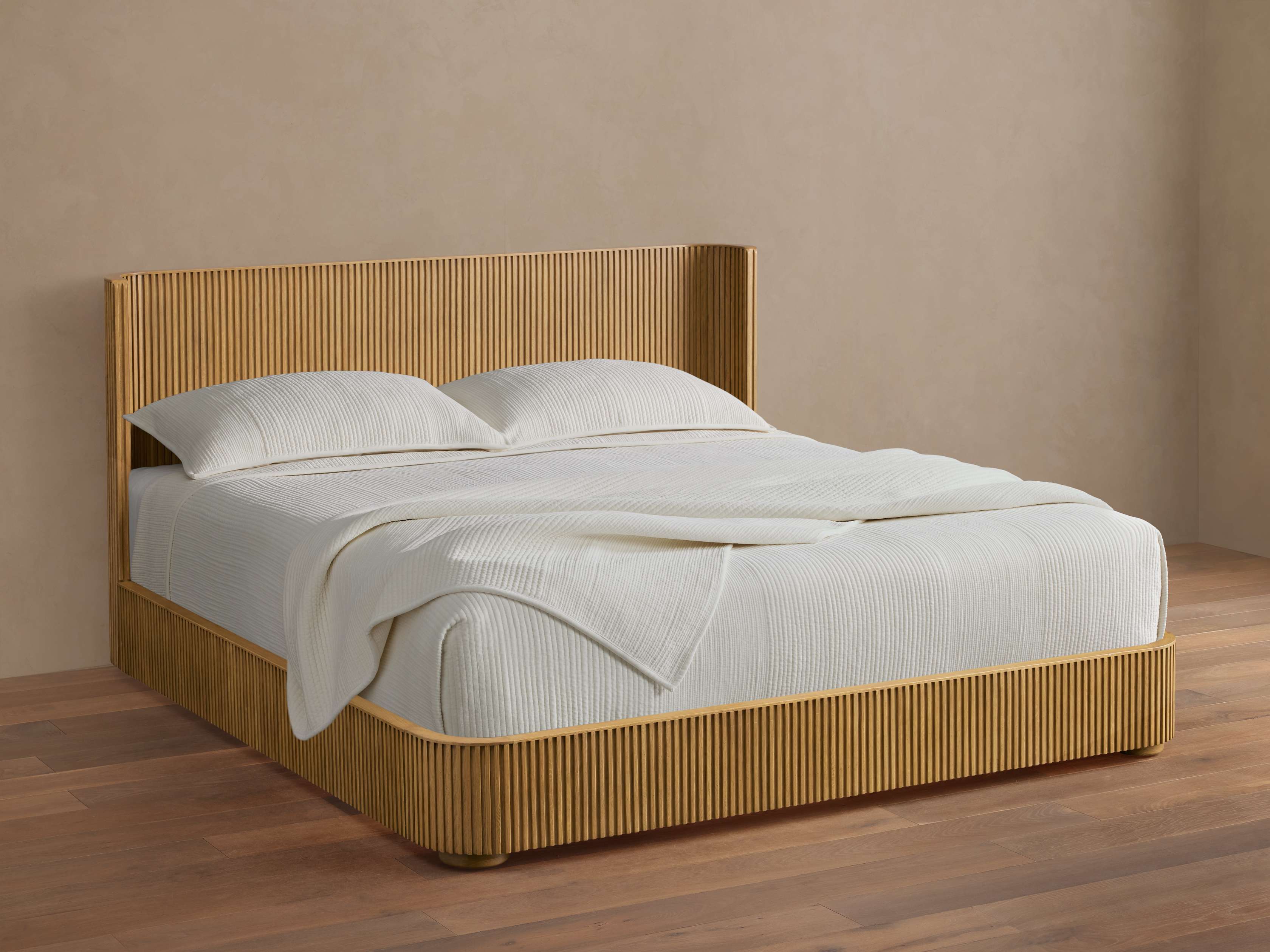 Finnley Wood Bed