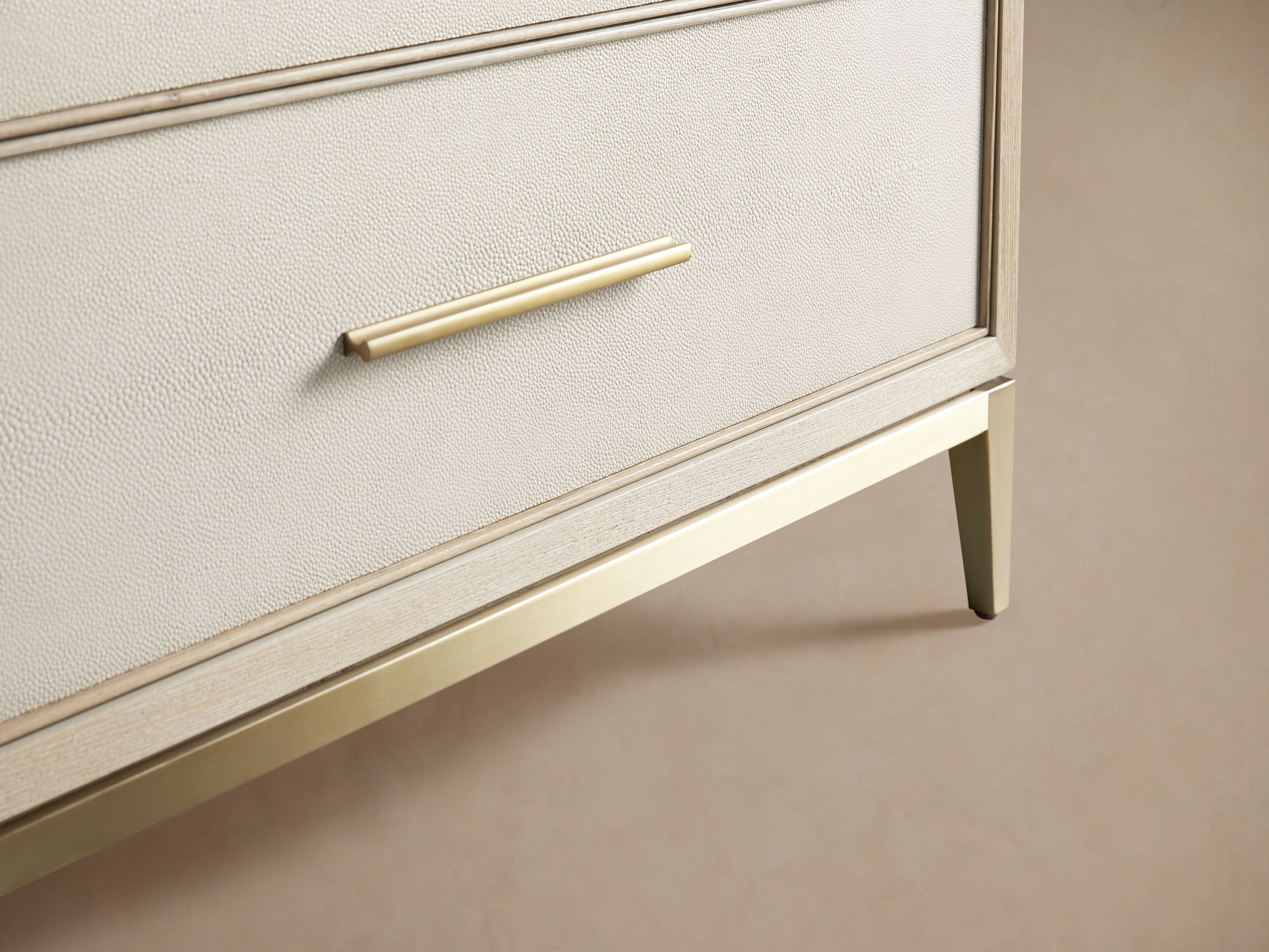 Malone Three-Drawer Chest - Thumbnail 4